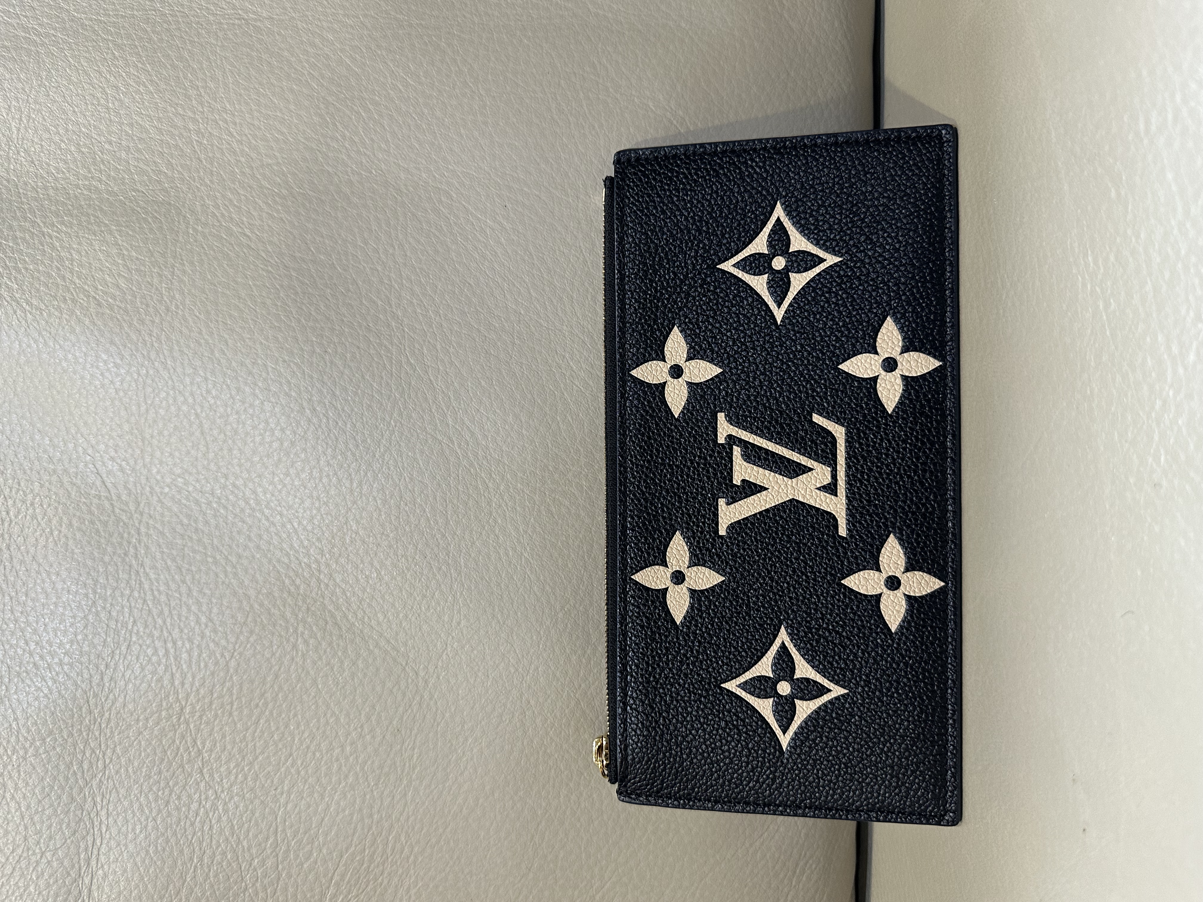 Pre-owned LV Félicie Pochette in bicolor Monogram Empreinte leather / Product Code: 26040508