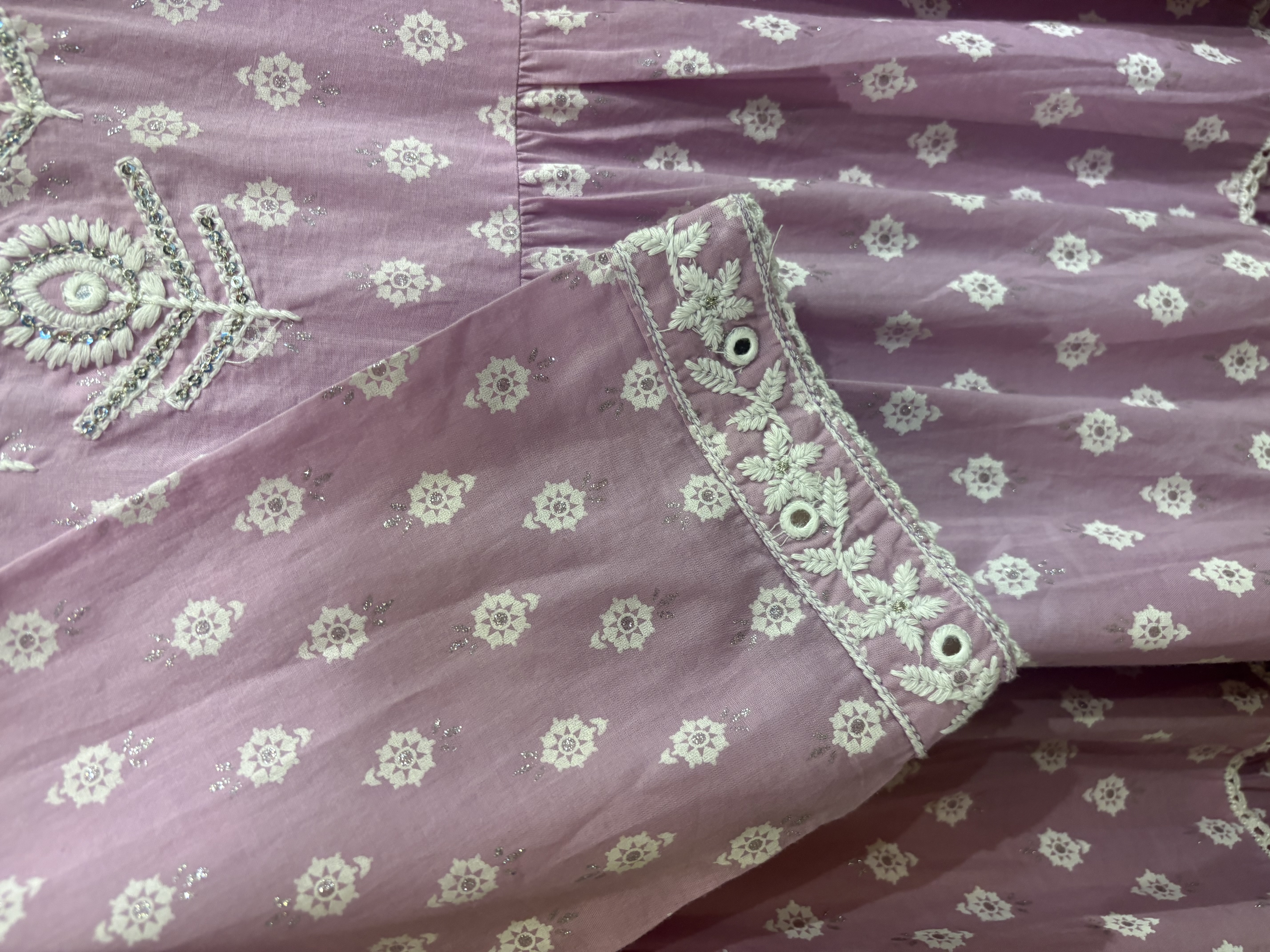 Light Lavender with White Floral Emb. 4-layer cake OP 50" #1448