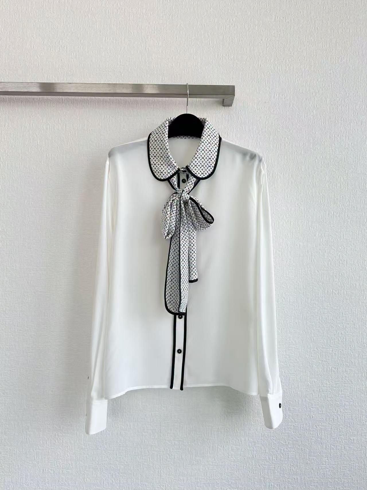【頂級原單】LV Monogram Collar Blouse 絲帶領襯衫