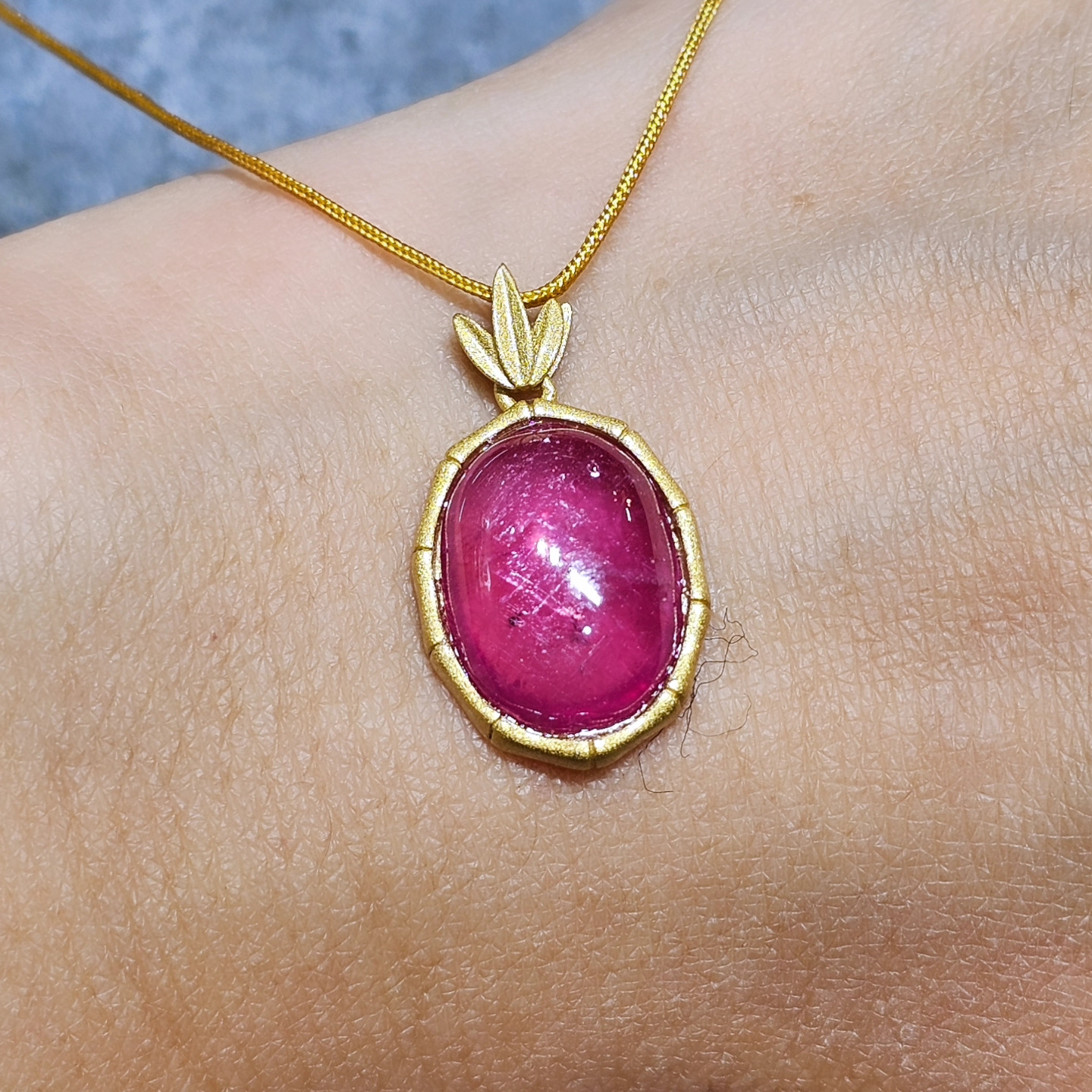 紅碧璽蛋面925銀(沙金色竹葉)吊飾