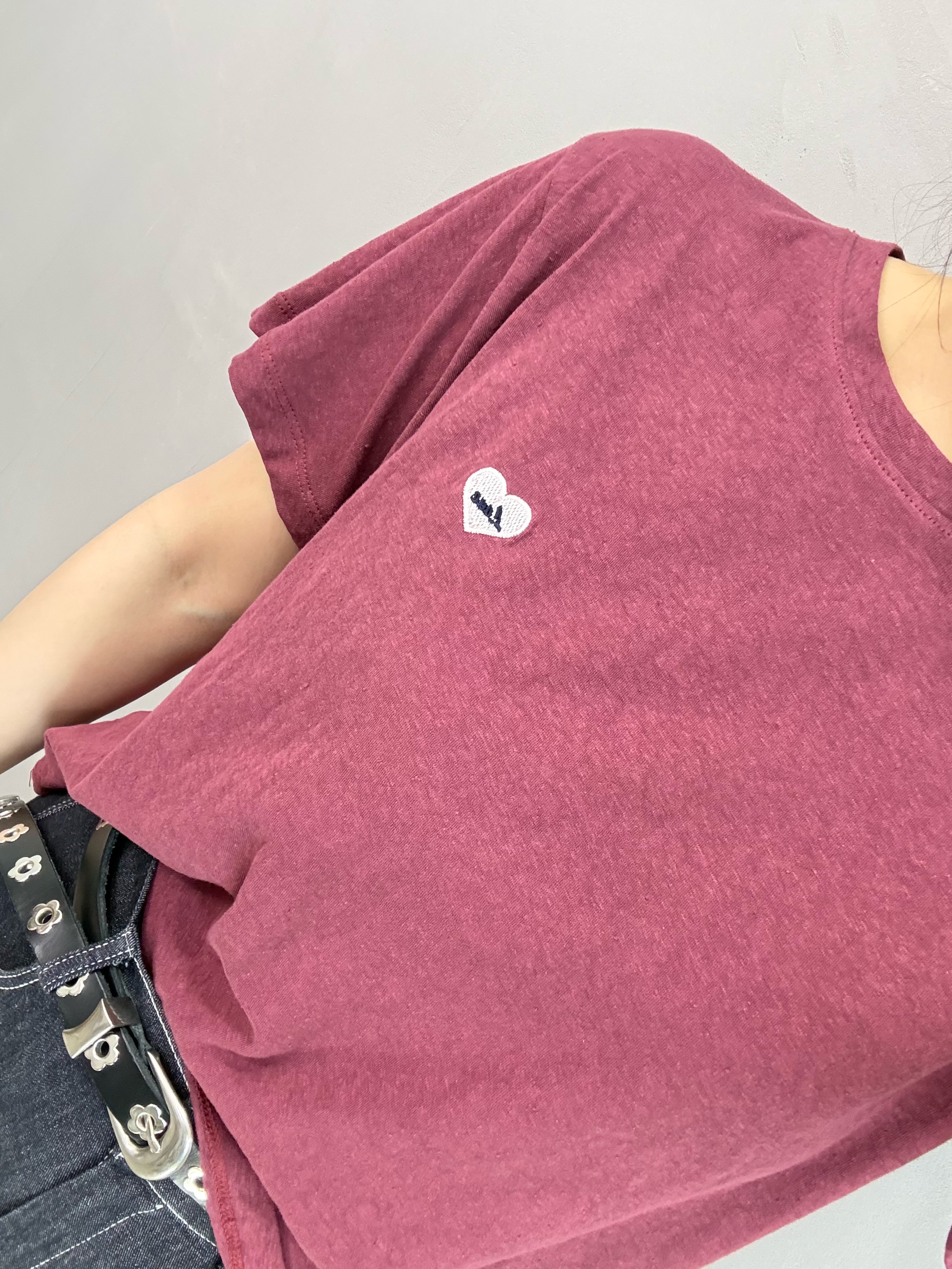 X66 刺繡心心短tee