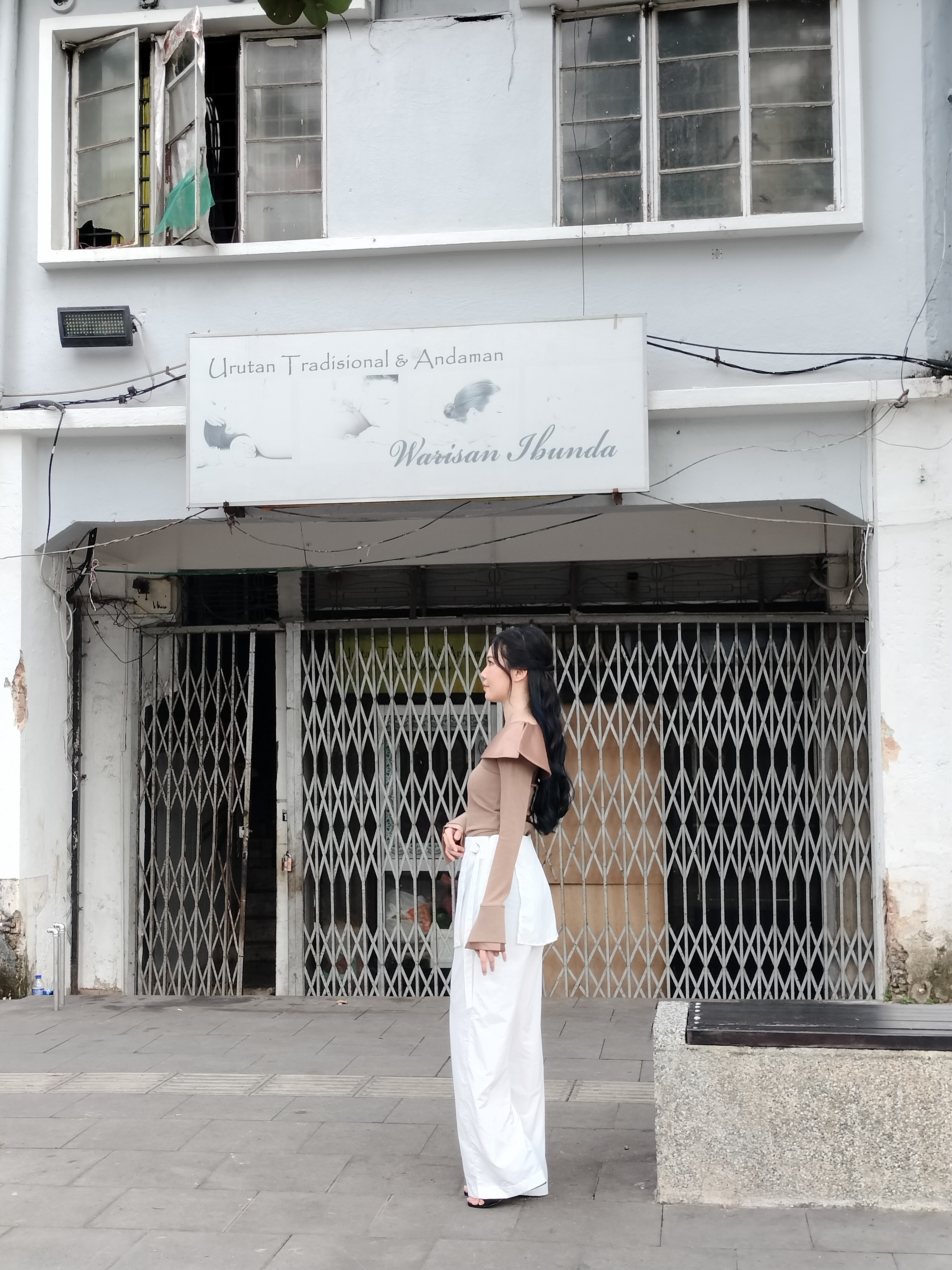 Vintage-Inspired Long Sleeve Knit Top with Statement Collar ‖ 复古感翻领设计长袖针织上衣 KR019071407