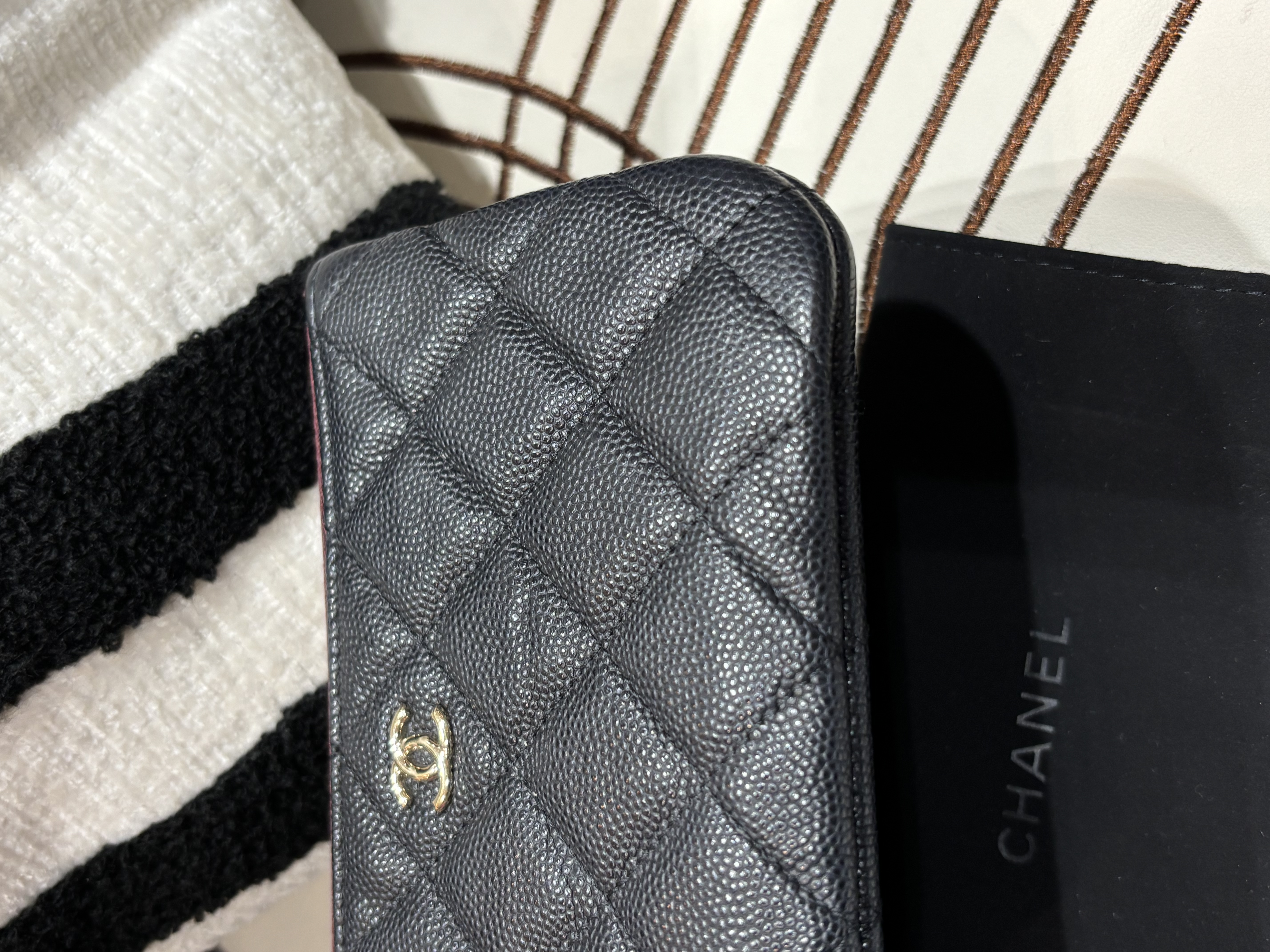 Chanel zip pouch o case 黑色荔枝牛皮金扣zip wallet 100%Authentic, 99%new ✅晶片✅Dust bag