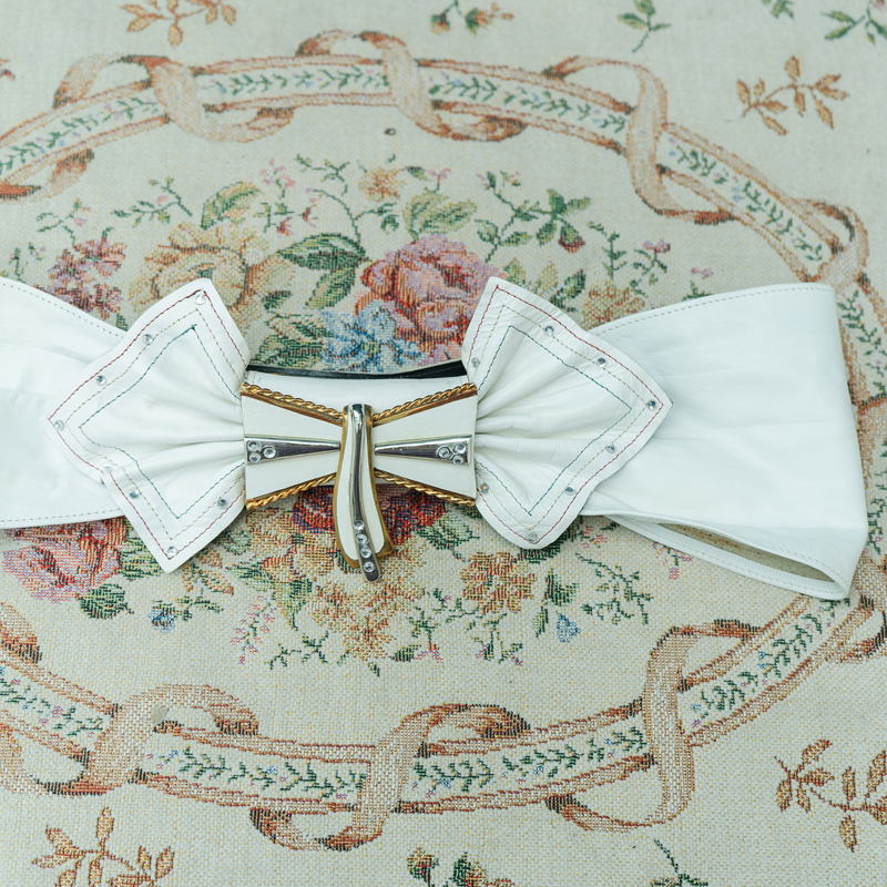 Vintage 1980s Dramatic Leather and Metal Double Layer Bow White Leather Belt from Canada(MT1583)