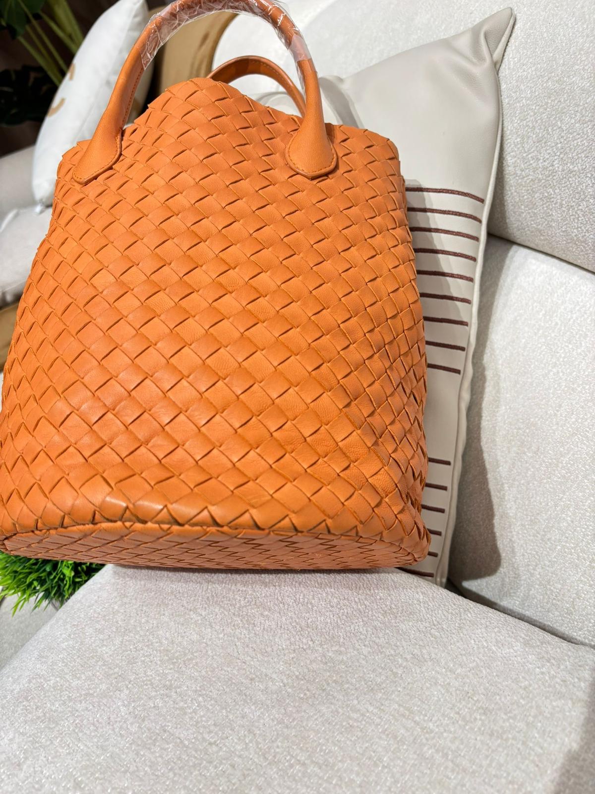 Bottega Veneta BV Bucket Bag 100%Authentic, 90%New
