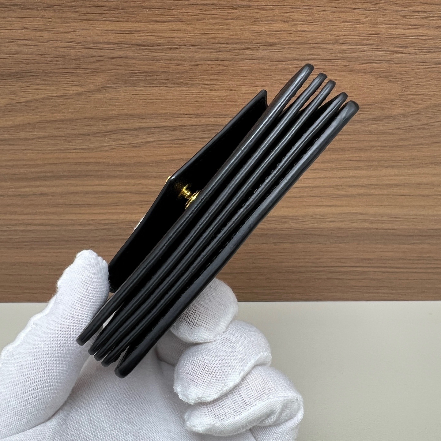 【預訂貨品】Prada 十字紋牛皮卡包