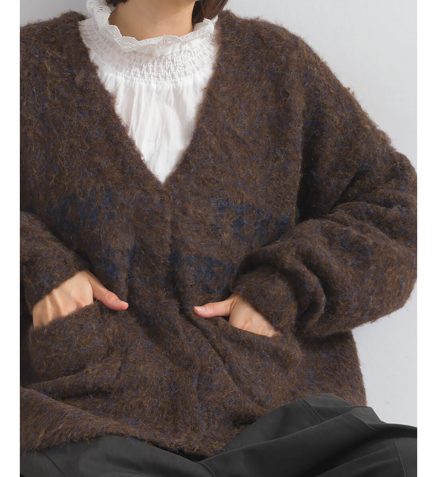 LP - 毛毛文字開襟毛衣 (咖啡色)