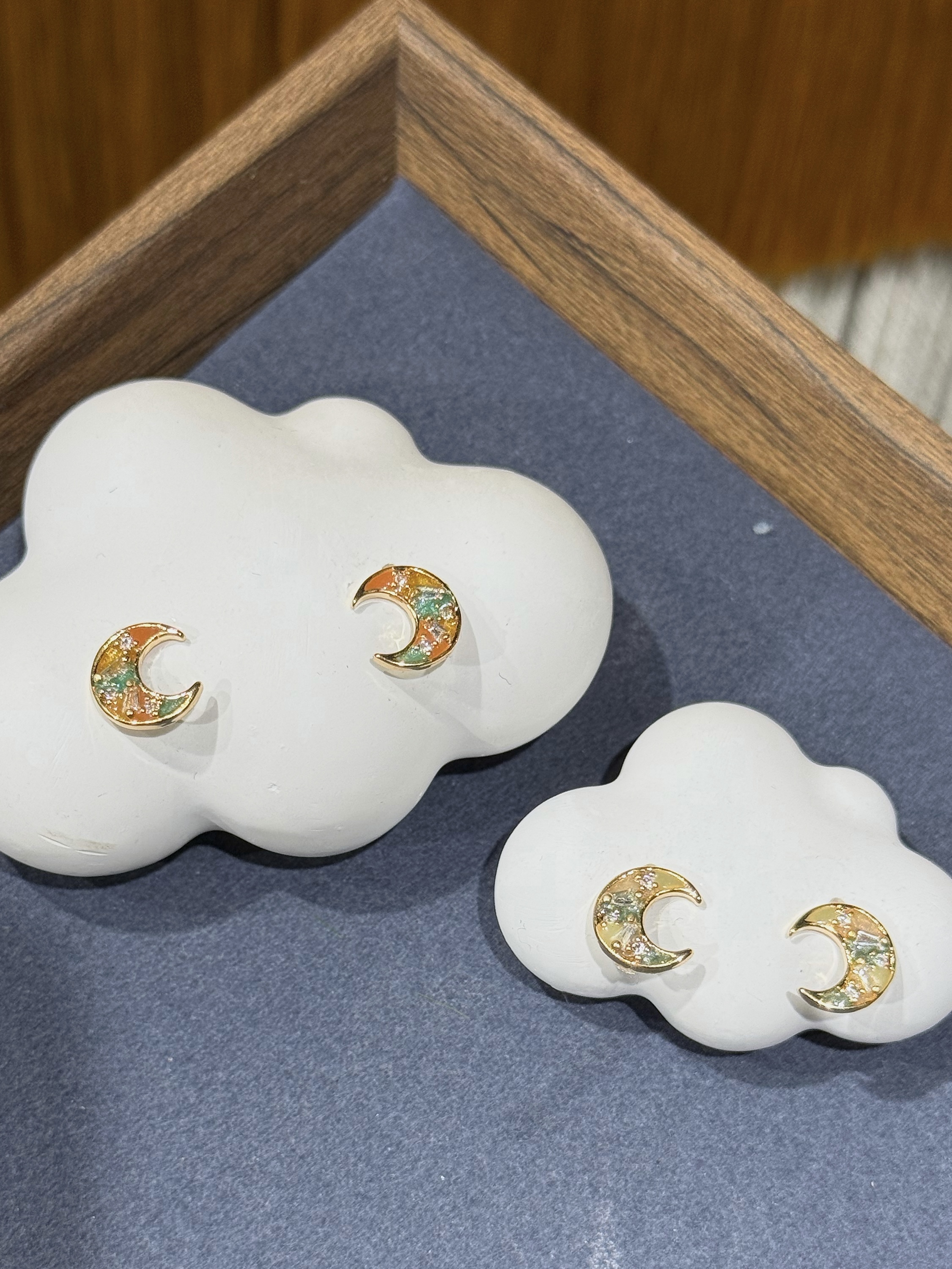 把酒問月 Crescent Moon Stud Earrings | 耳釘款耳環