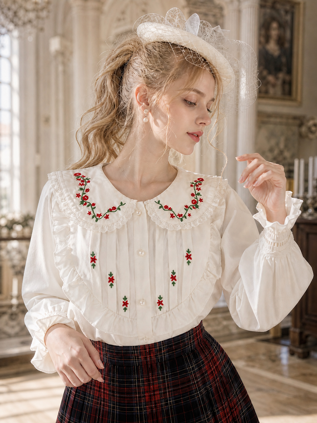 薔薇莊園的午茶時光 ∙ 紅綠小花刺繡蕾絲翻領襯衫 Afternoon Tea at the Rose Manor ∙ Red & Green Floral Embroidered Lace Collar Blouse