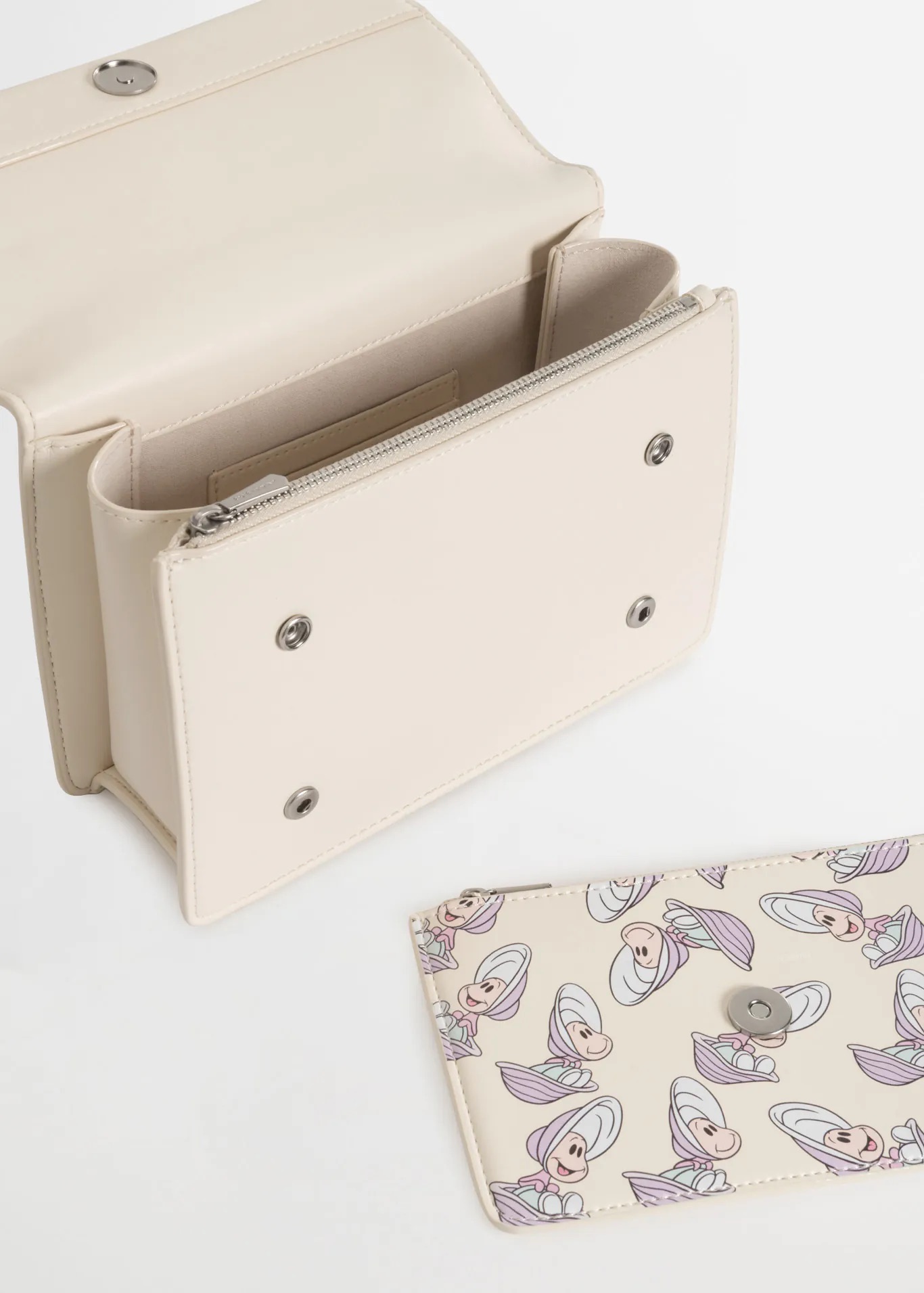 📦訂購 台灣代購 Disney 迪士尼 愛麗絲夢遊仙境 Baby Oysters 生蠔BB 狂派塗鴉斜背包