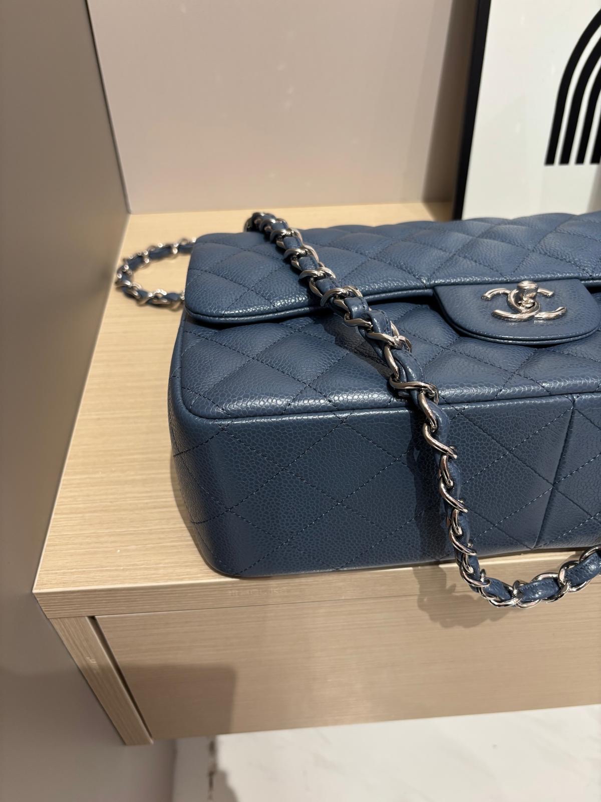 Chanel classic flap 30cm jumbo A58600荔枝牛皮銀扣,100%Authentic ,98%new ✅CARD✅塵袋✅box