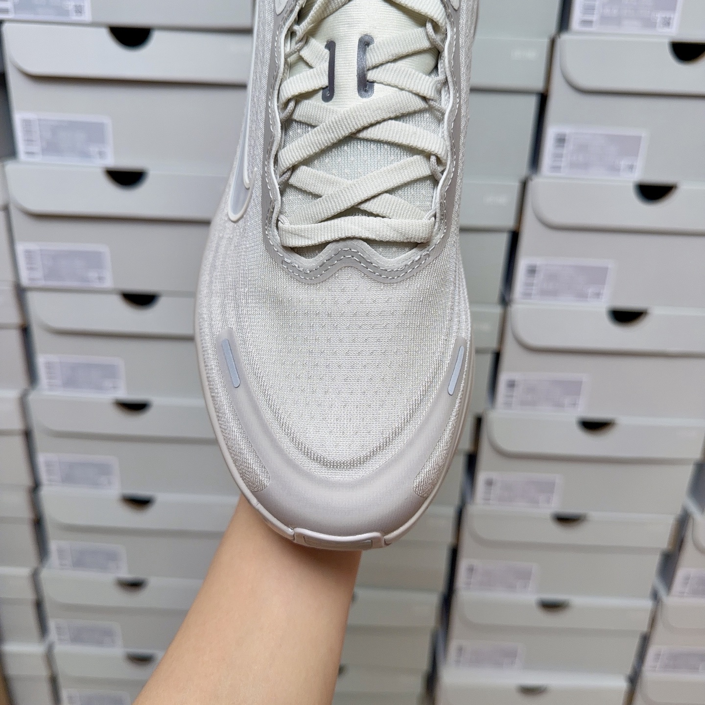 Nike Vomero Plus HV8150-001