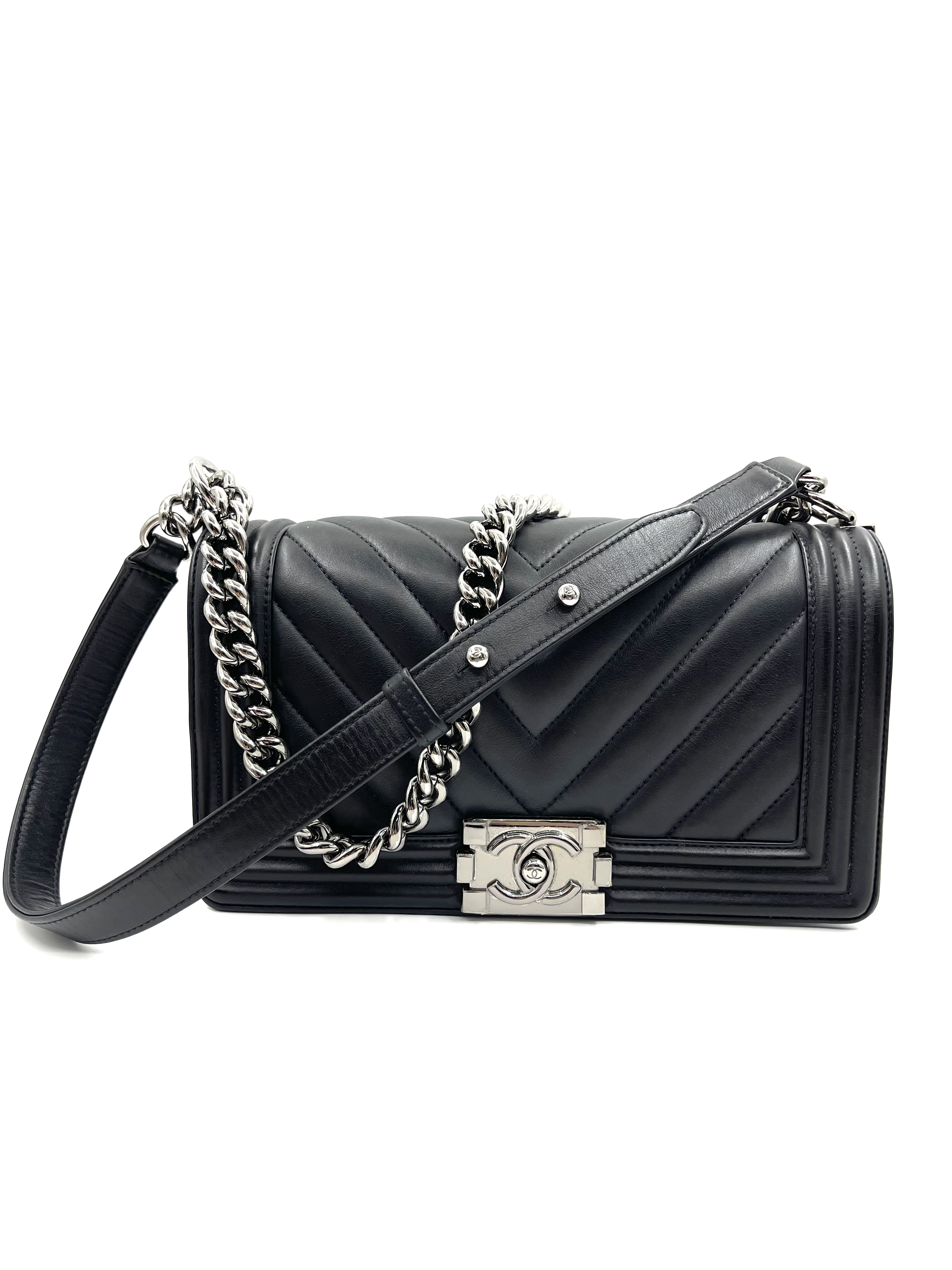 Pre-owned Chanel Boy Flap Chevron Calfskin Silver-tone Black