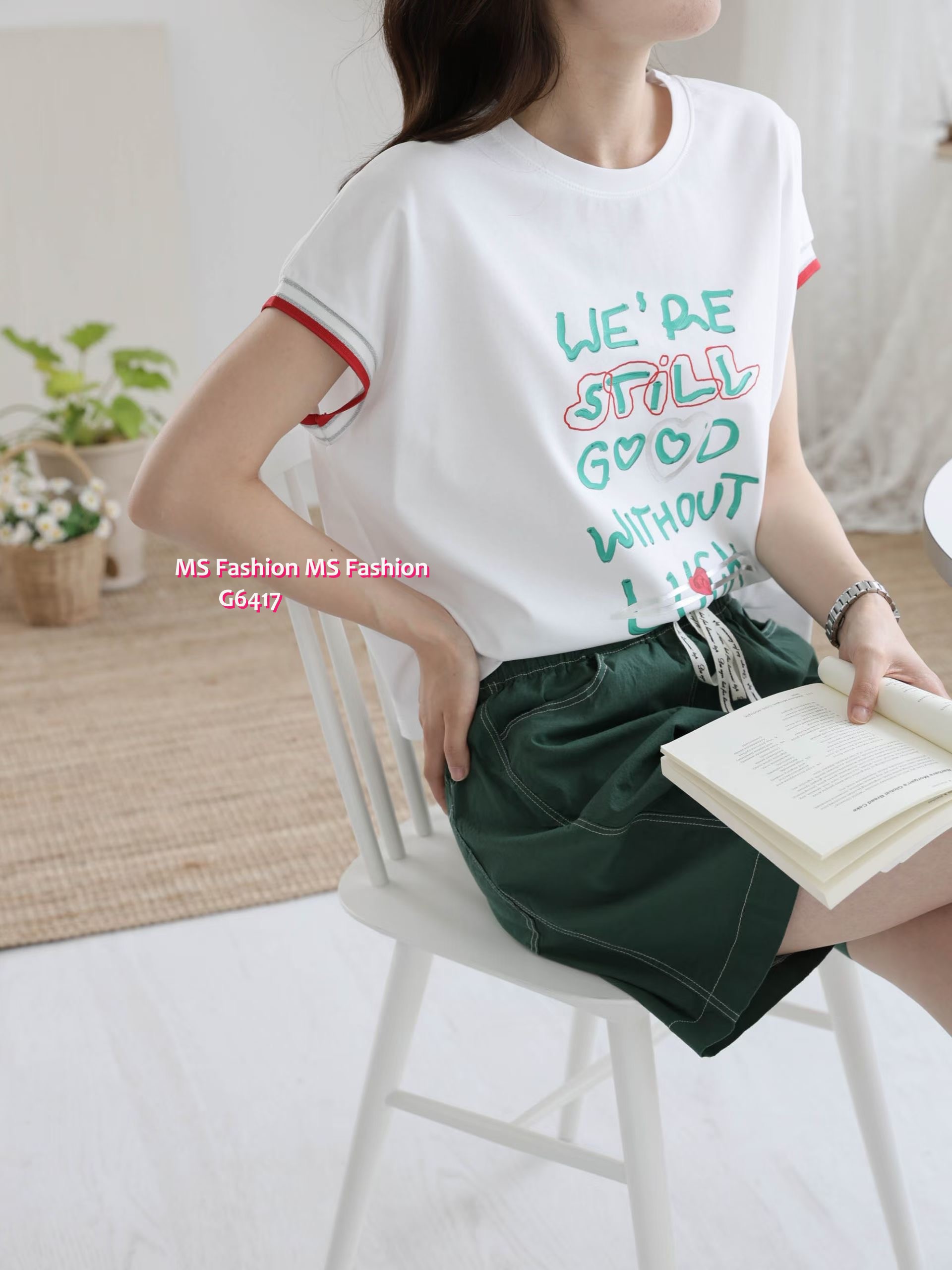 G6417 拼色字母print top