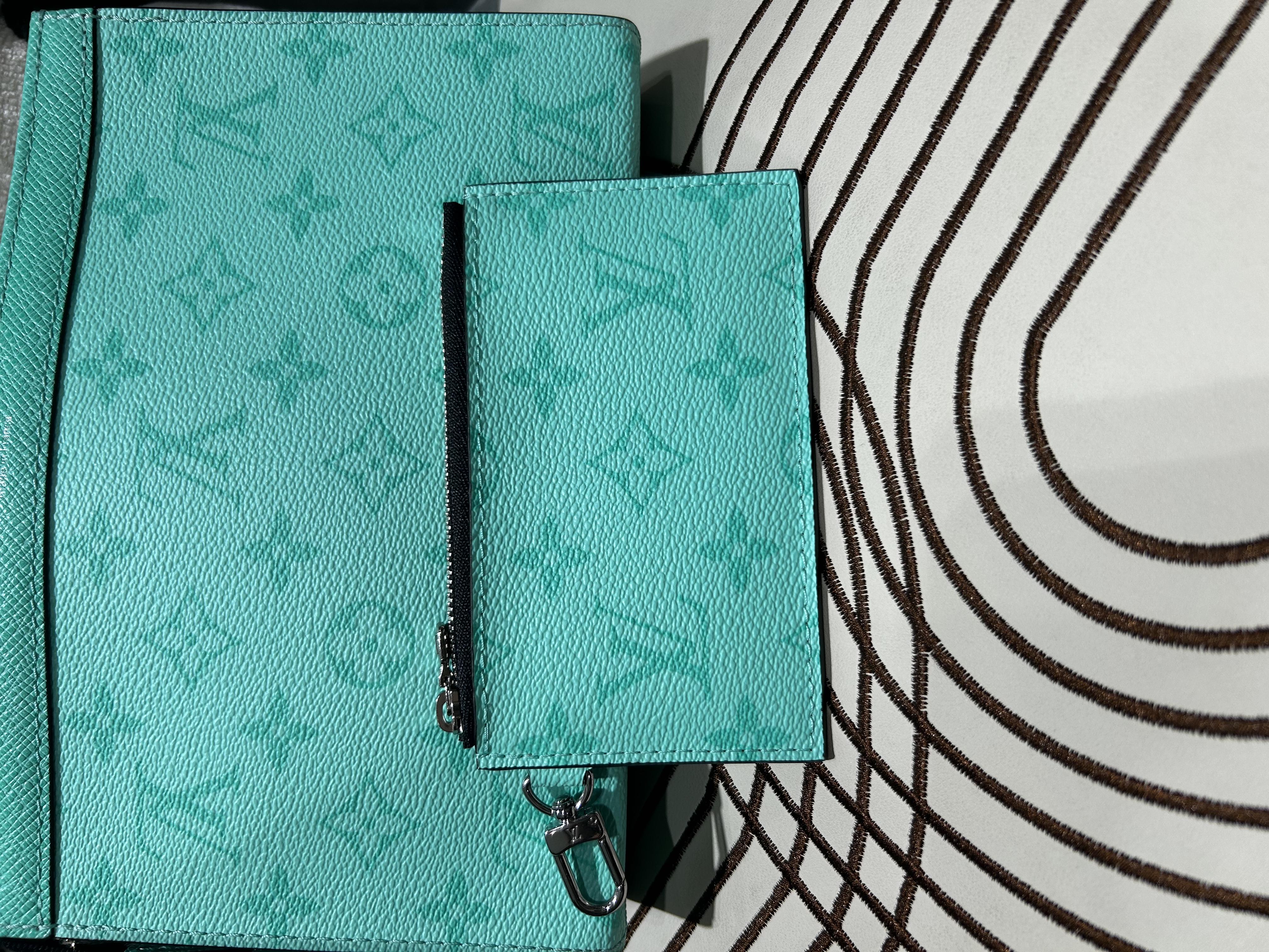 LV Taigarama Gaston Wearable Wallet Shoulder Bag M30934 限量色100%Authentic,  99new ✅專門店收據✅nfc✅ zip pouch ✅塵袋✅肩帶