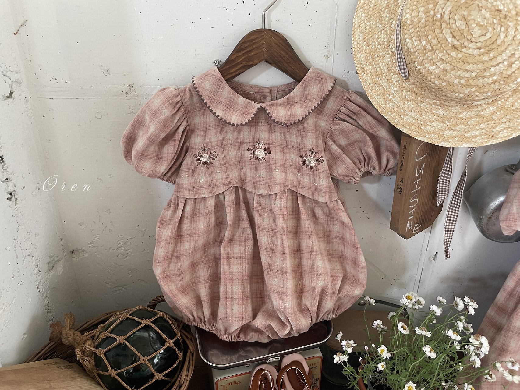 ☀️預訂 韓國直送☀️🇰🇷Oren Toua刺繡格紋泡泡袖包屁衣/連身裙