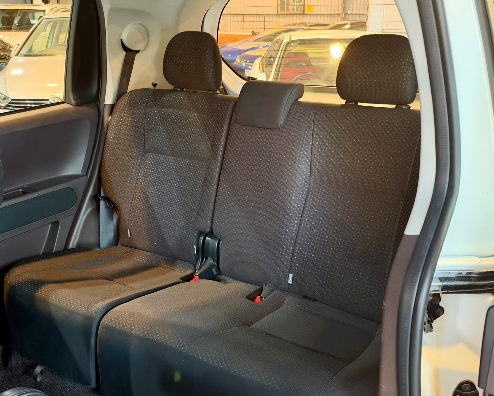 Toyota SPADE 1.5 2012