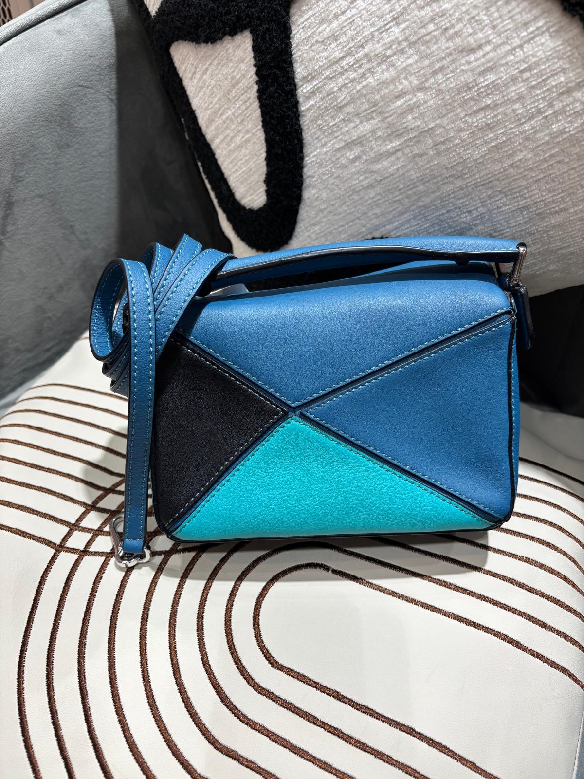 Loewe mini puzzle calfskin  100%Authentic,98%new ✅tap booklet✅dust bag 