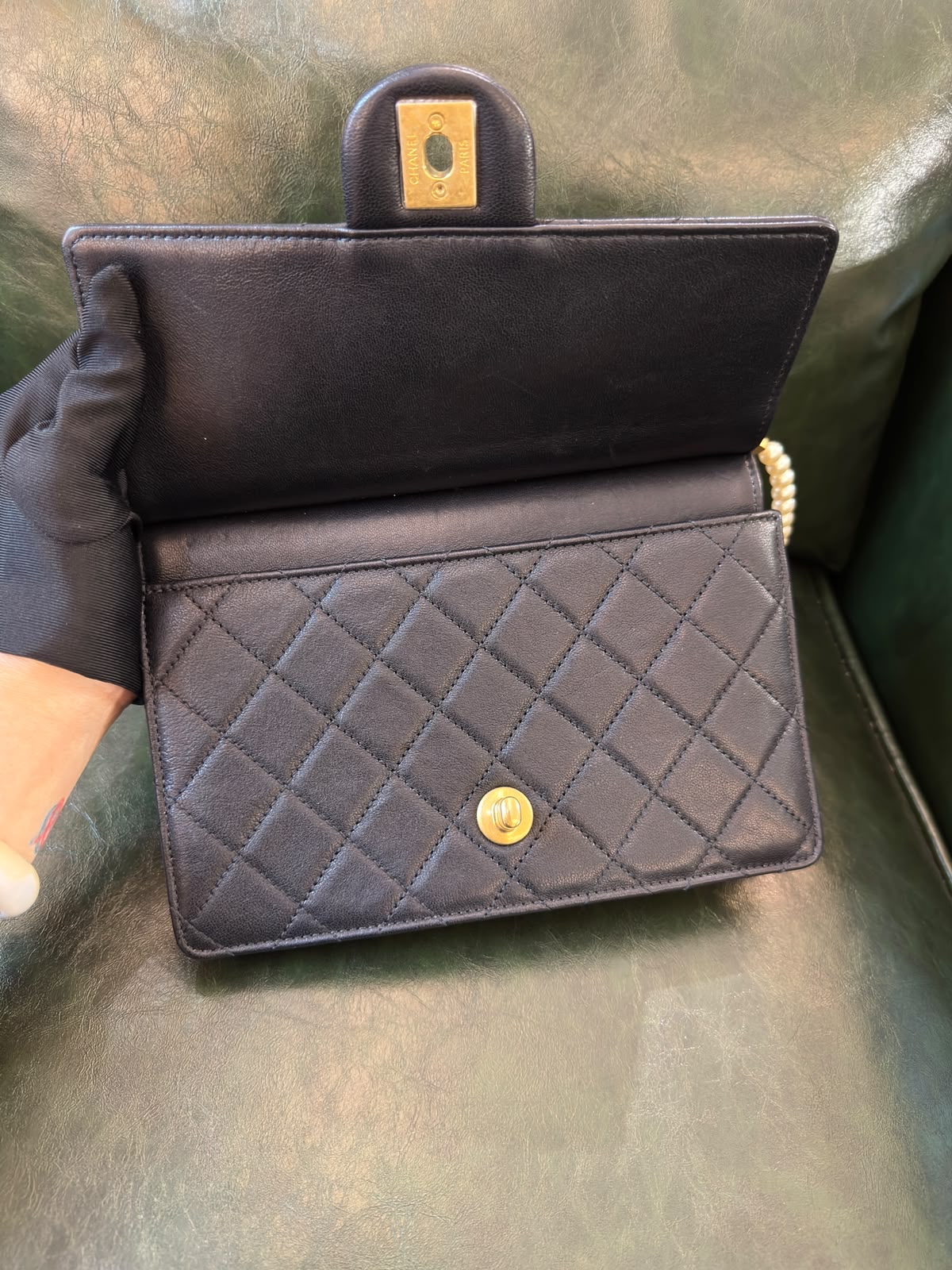 直播貨品 |  [1個-$100 2個-$300］A12