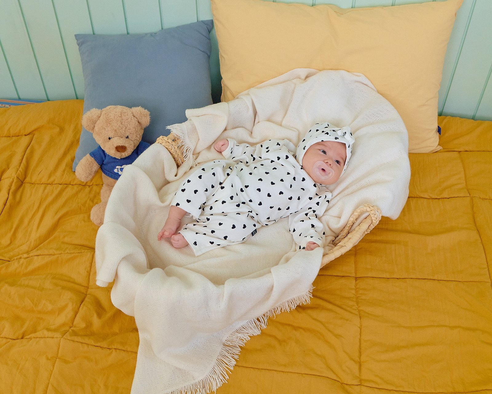OOTT | (bebe) Petit Heart Full-Body Suit + Bonnet Set