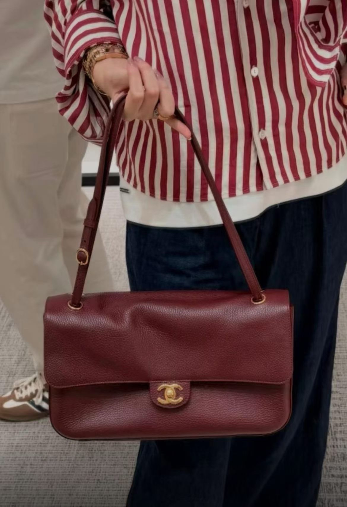 Chanel Maxi Flap Bag 32cm 酒紅色