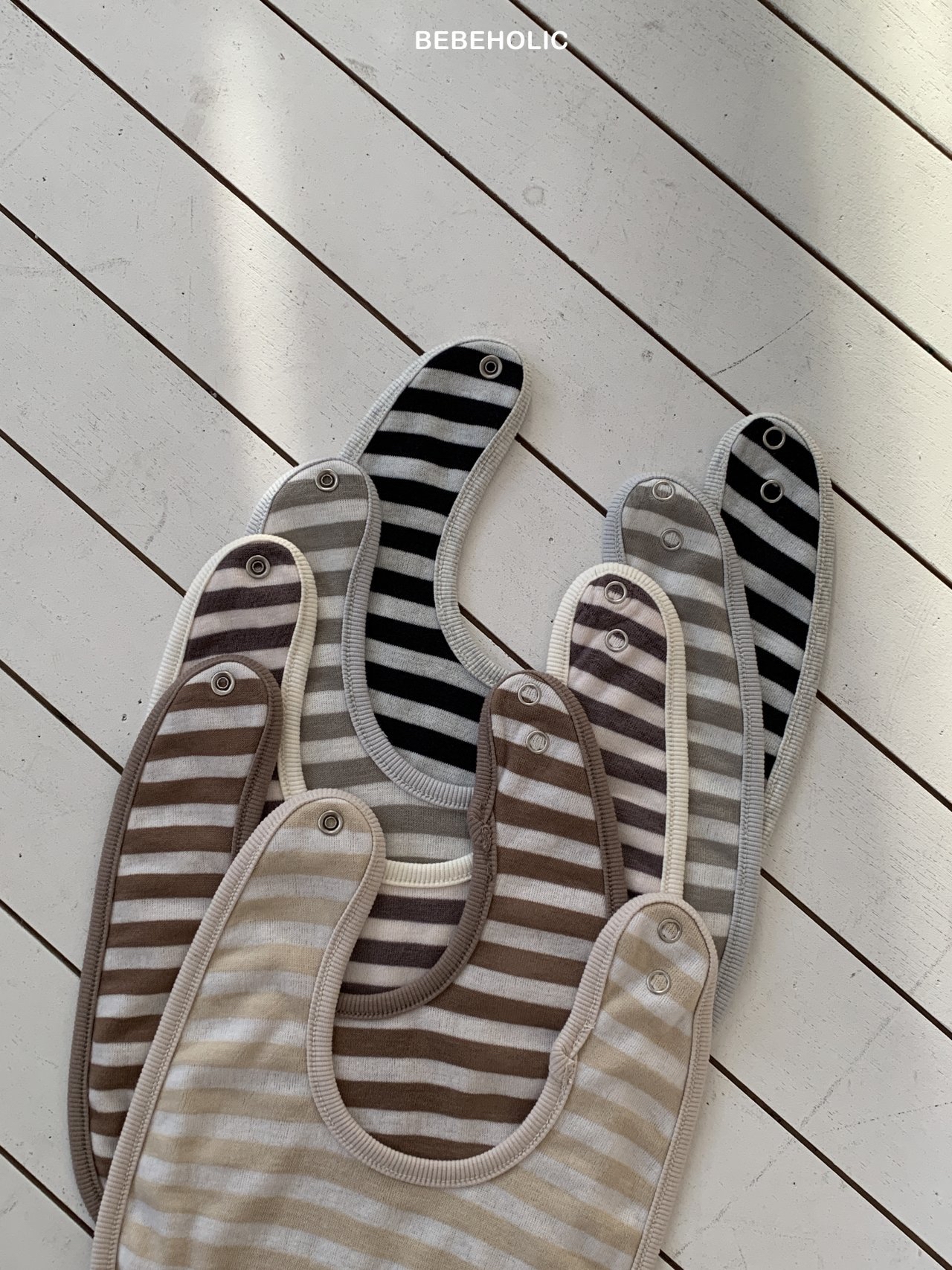 🌸預訂 韓國直送🌸🇰🇷BEBEHOLIC五色標籤條紋純色雙面毛圈口水圍兜