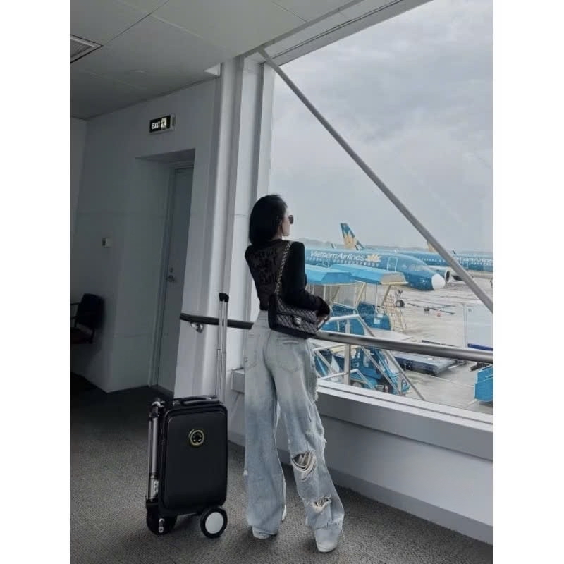 破洞闊腿牛仔褲