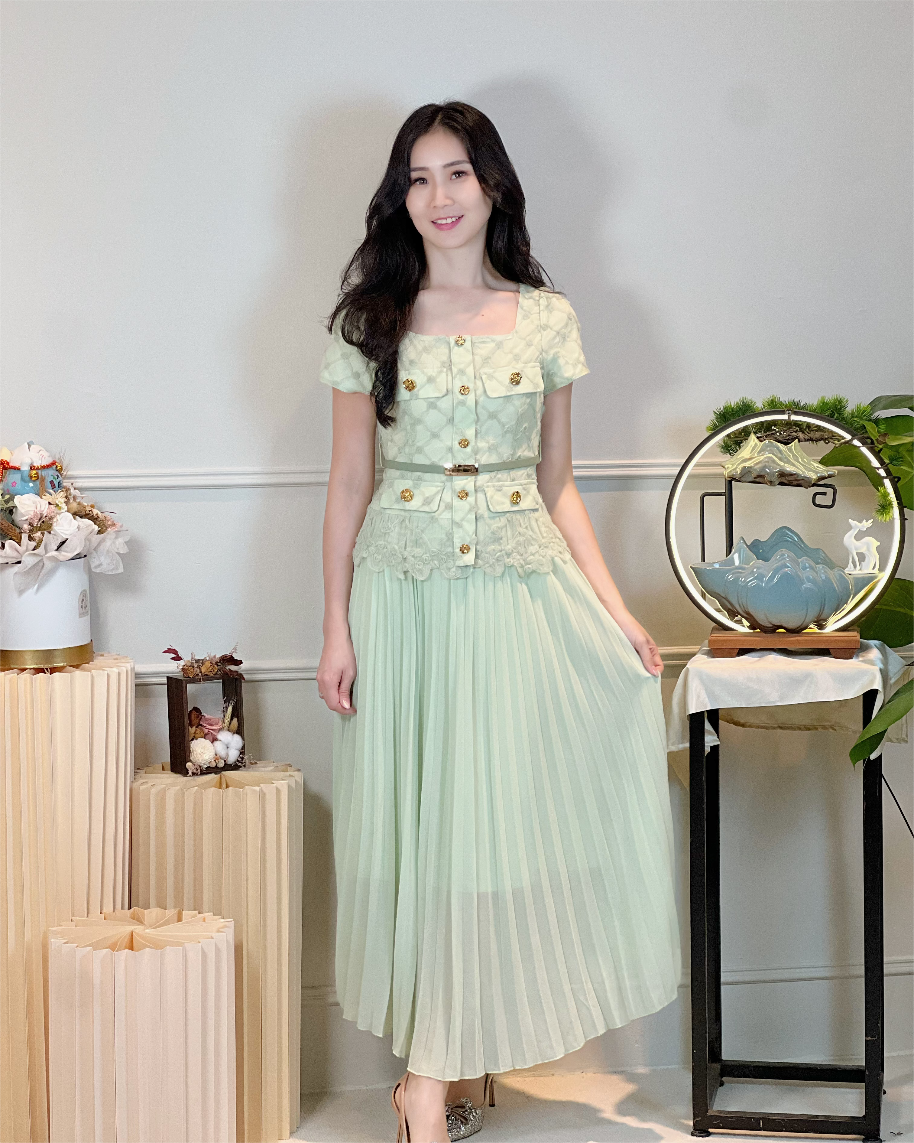 5097 Hedda Lush Meadow Midi Dress