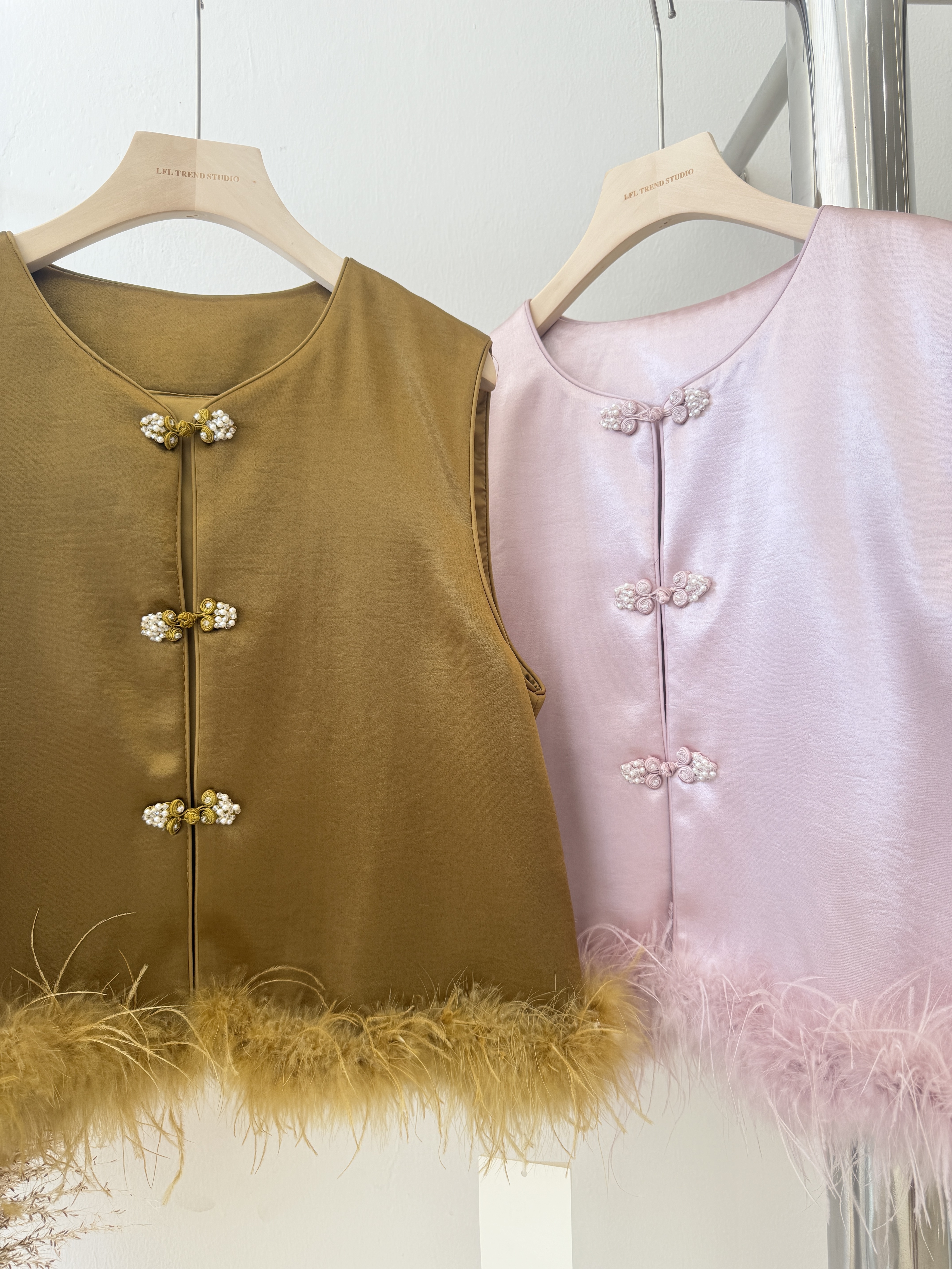 6753 新中式复古高级感羽毛马甲