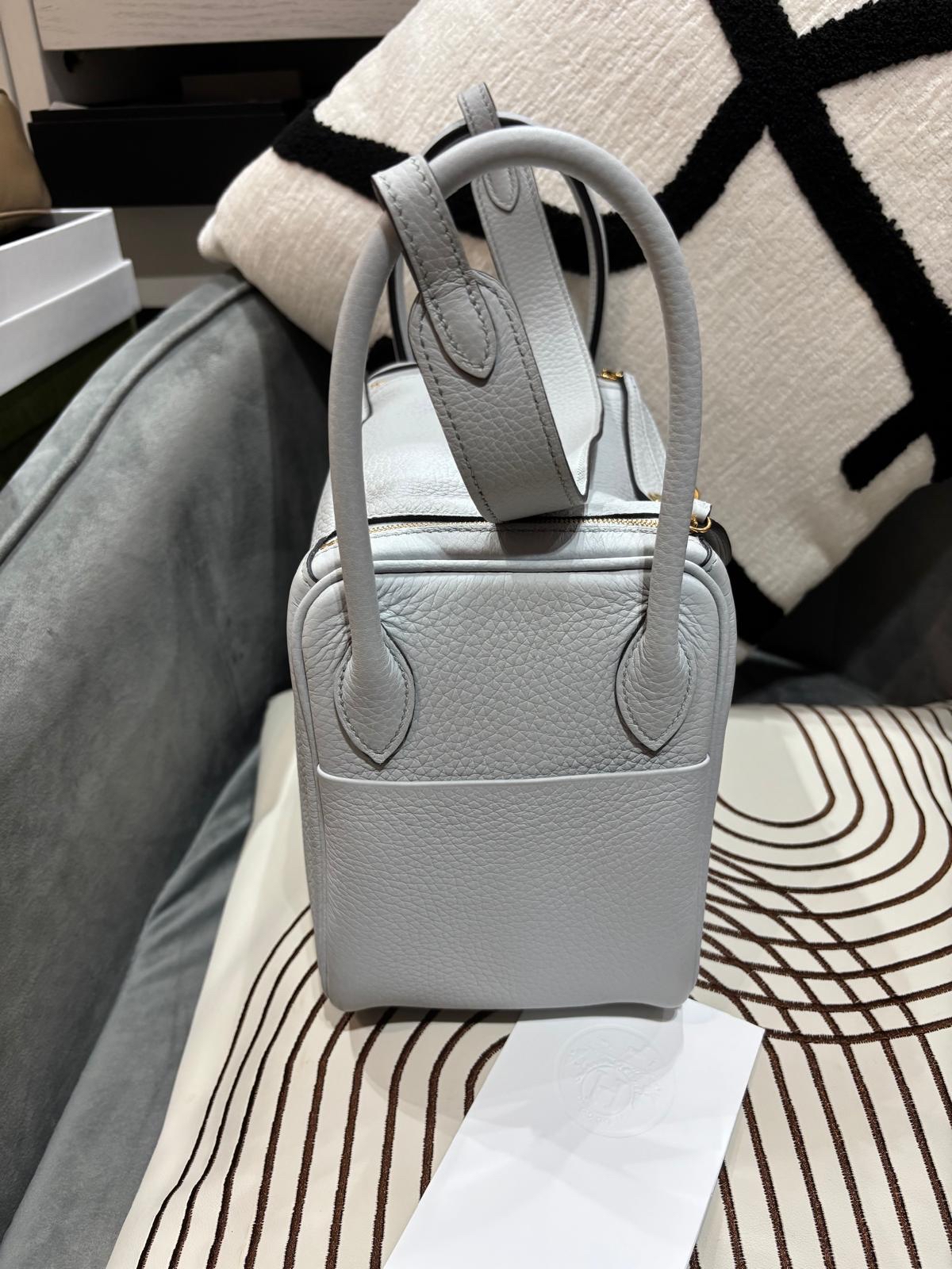 Hermes Lindy 26 Stamp W Blue Pale 聖杯藍 100%Authentic, 98%New ✅專門店收據✅Dust bag✅Box