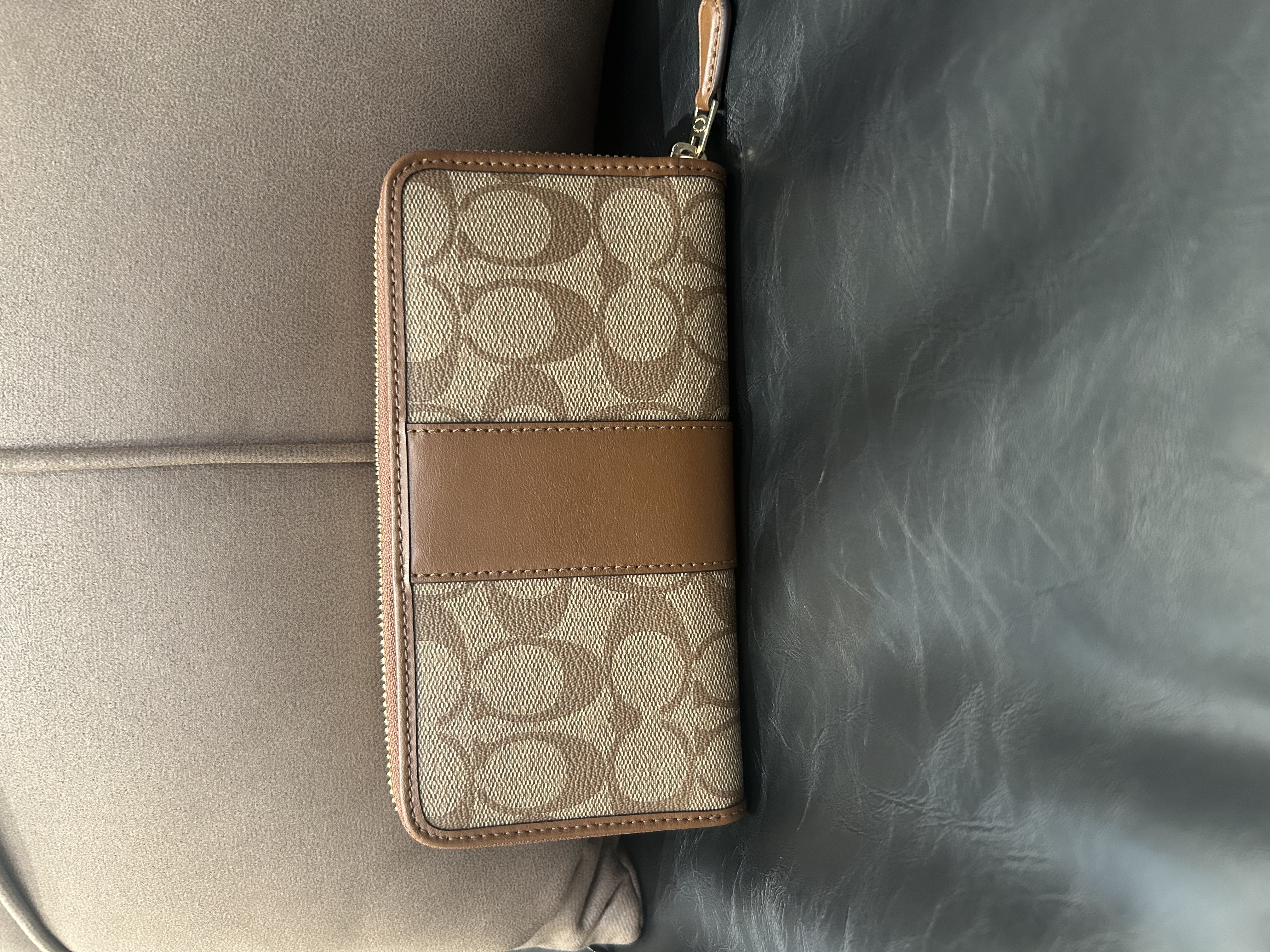 Coach Long Zip Around Wallet in signature canvas 100% Authentic, 99%New