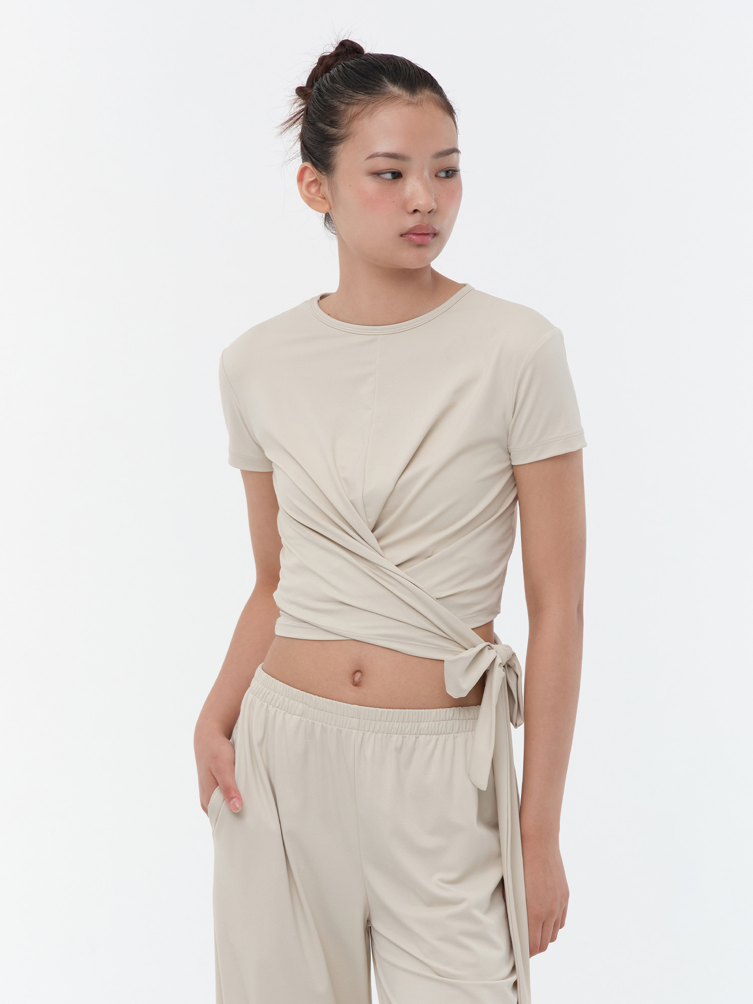預購_Twist Strap Short Sleeve T-shirt by Conch