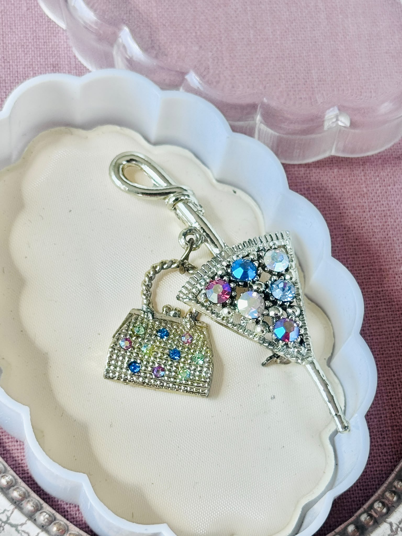 "A present from St. Yarmouth" Bejeweled Umbrealla with Handbag Brooch in Original Box(NZ114)