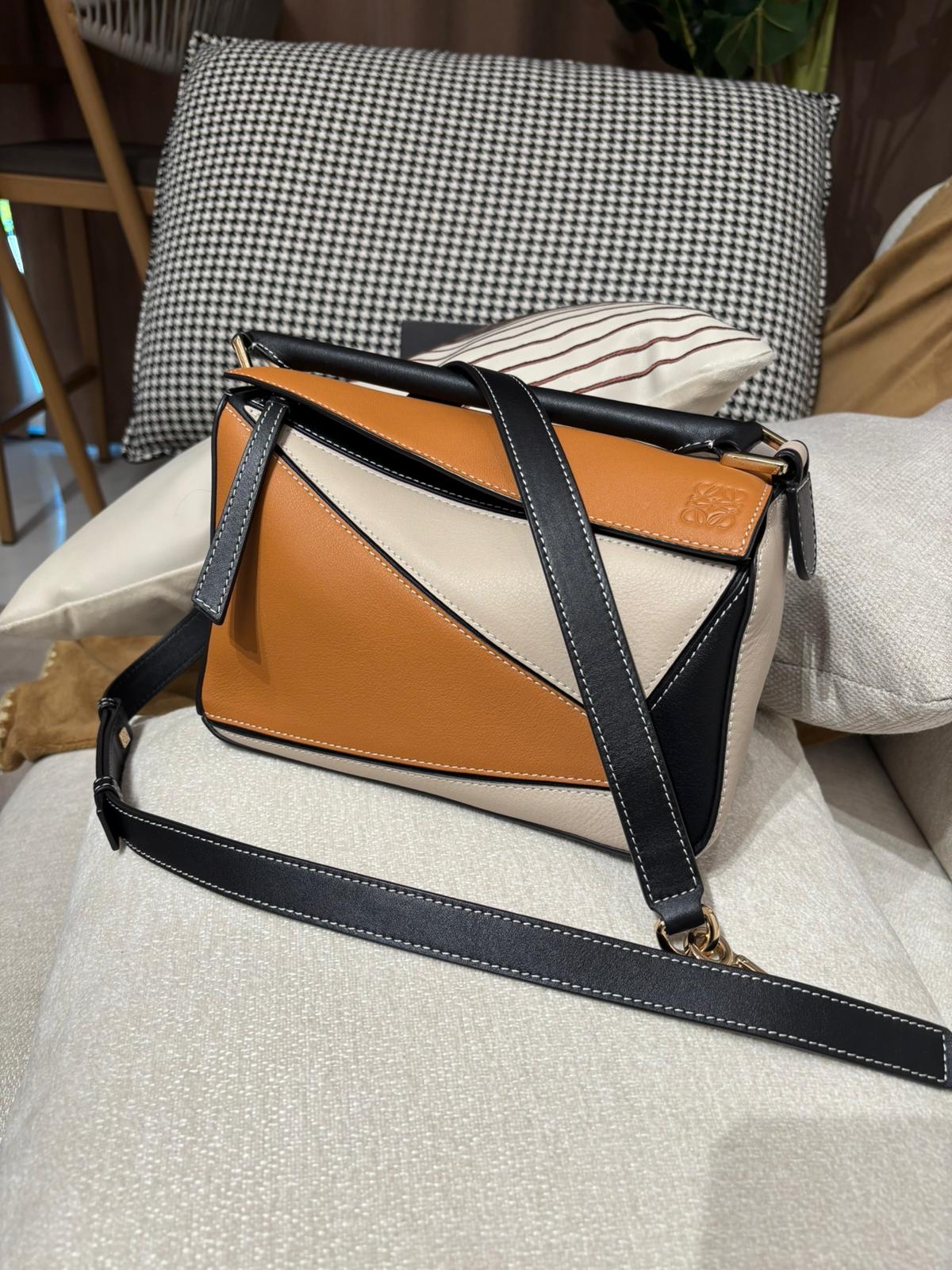 Loewe Puzzle Small 牛皮100%Authentic, 98%New ✅Dust bag