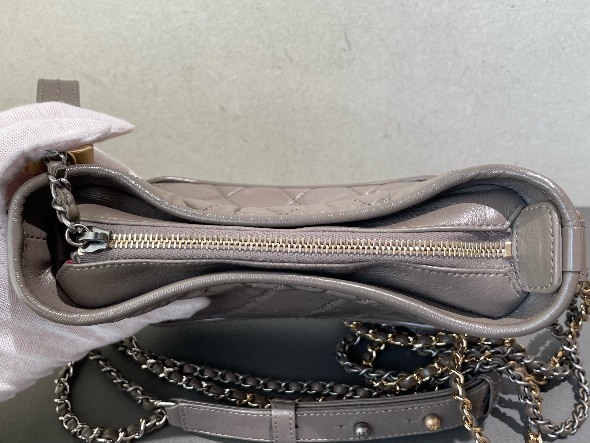 【預訂貨品】CHANEL 大象灰流浪包