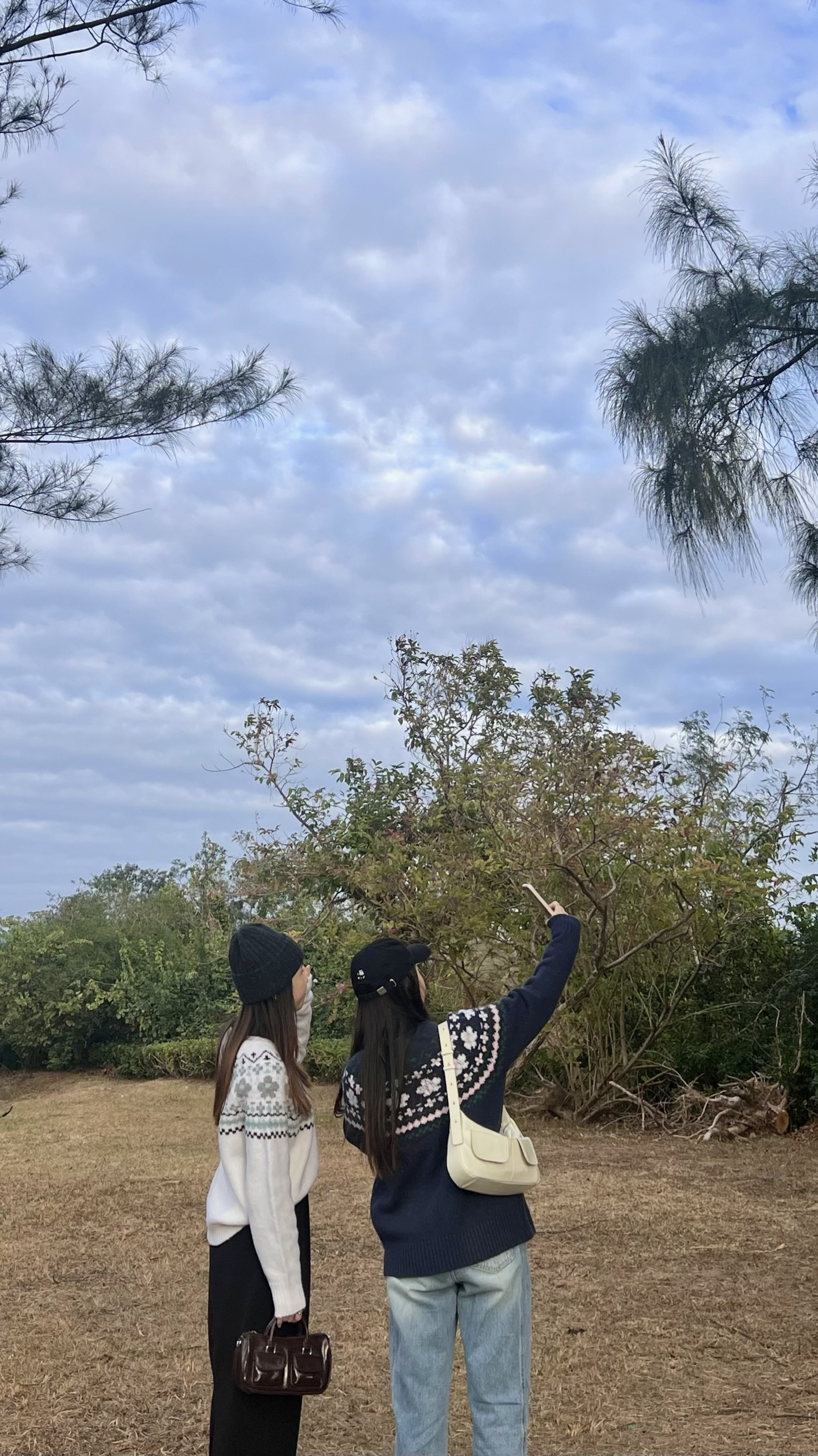 氛圍感圖騰冷衫 現貨