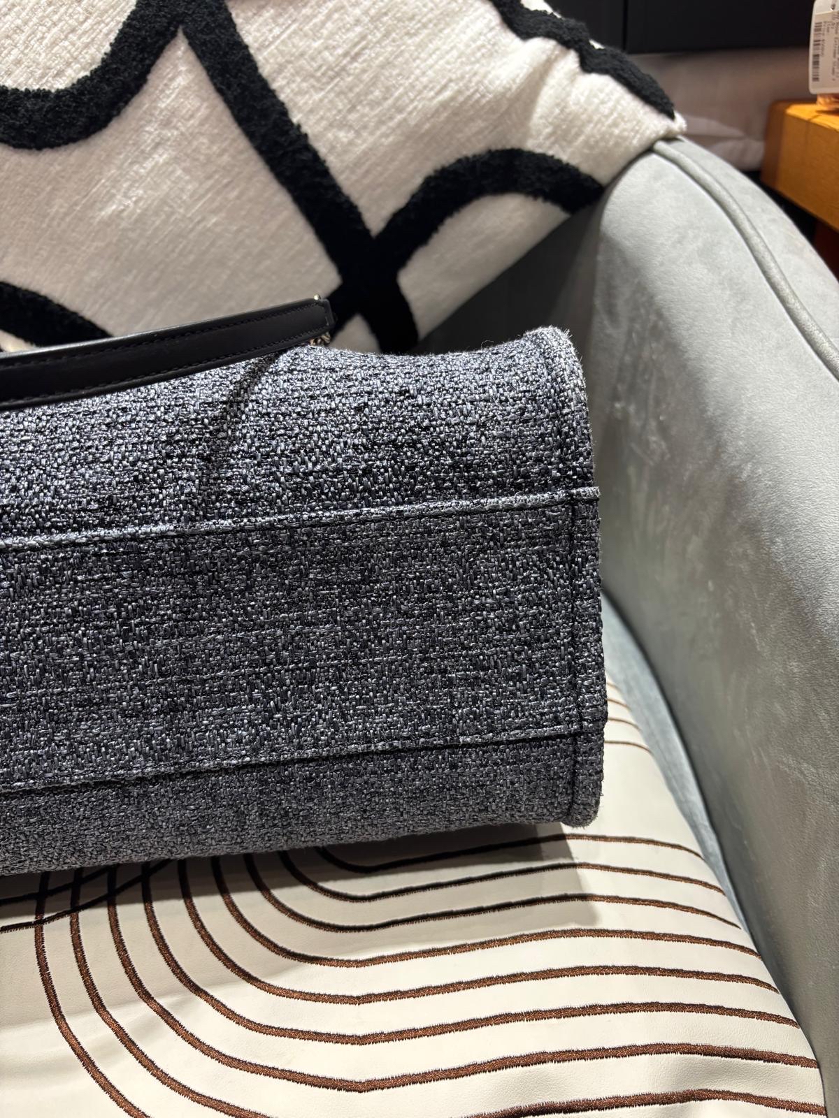 Chanel Deauville Tote Bag Medium 100%Authentic, 98%New ☑️31Card☑️Dust bag