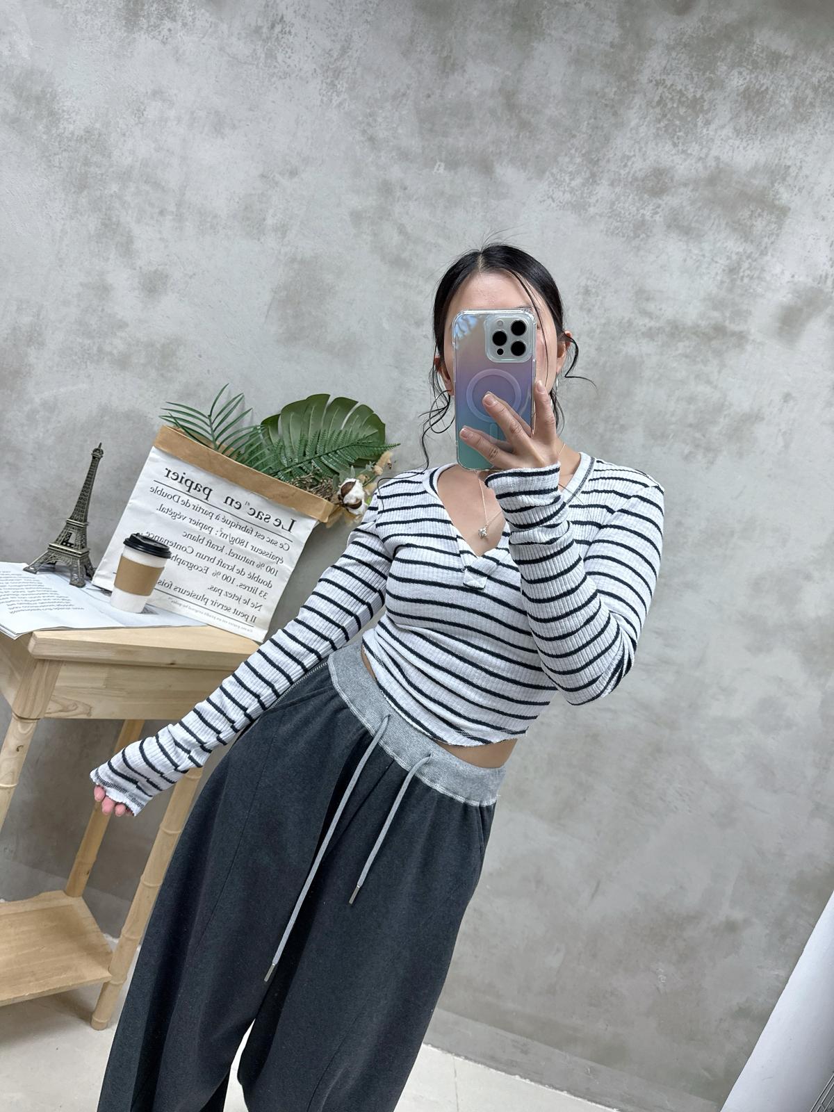 B05 V領孤腳Top