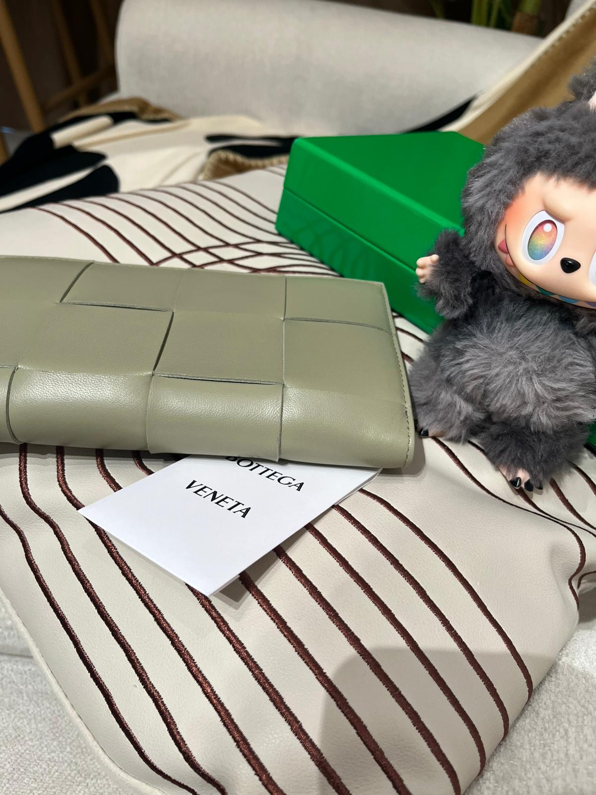 未使用品 Bottega Veneta BV Maxi Long Wallet 長銀包  100%Authentic, 未使用品 ✅booklet ✅dust bag ✅box