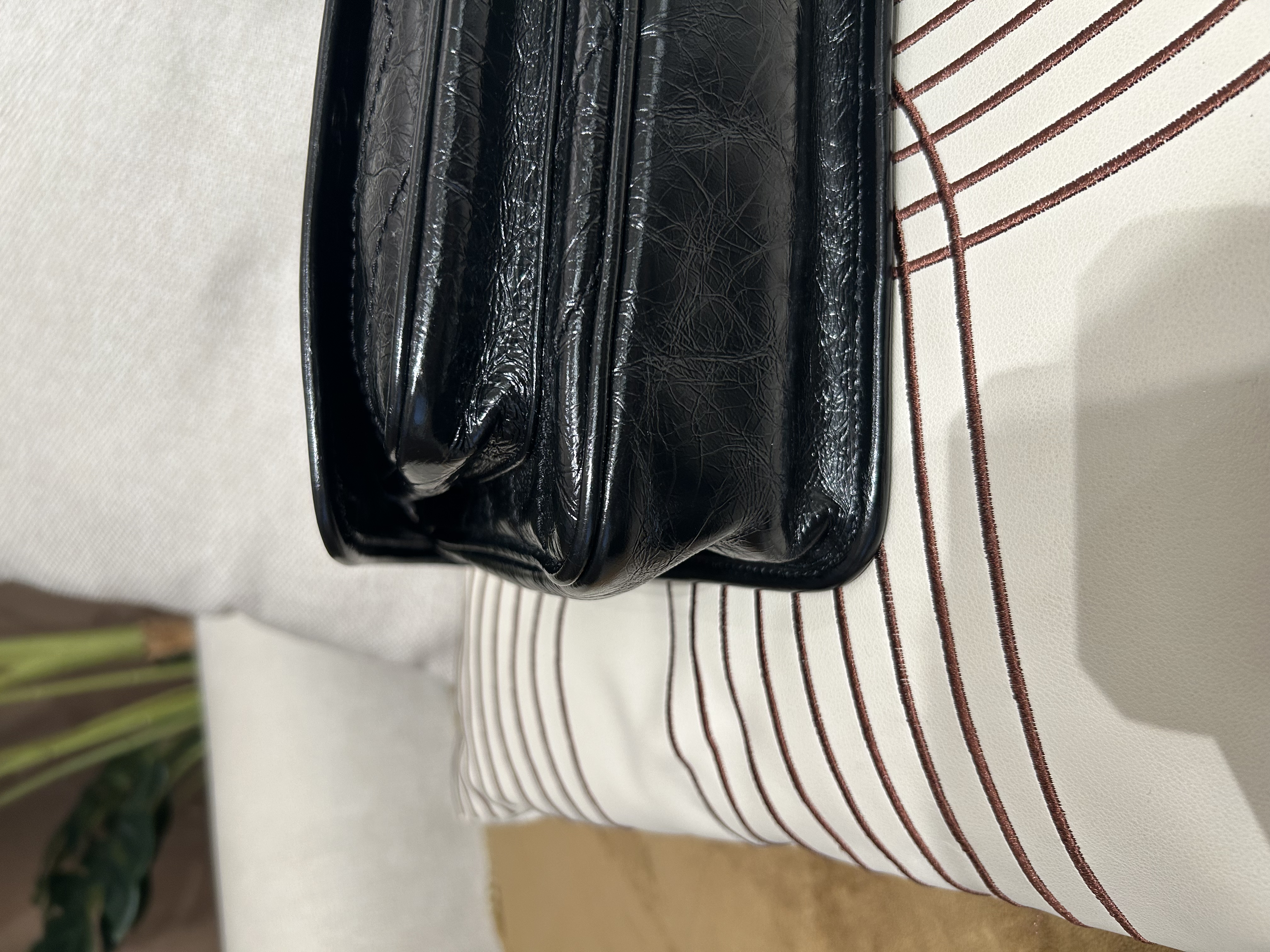 YSL Niki baby Bag Saint Laurent niki Calfskin黑色小牛皮 100%Authentic, 98%new ✅dust bag 