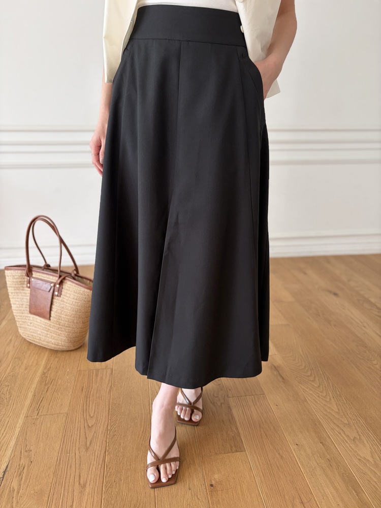 Front-Slit Midi Flare Skirt (Black)