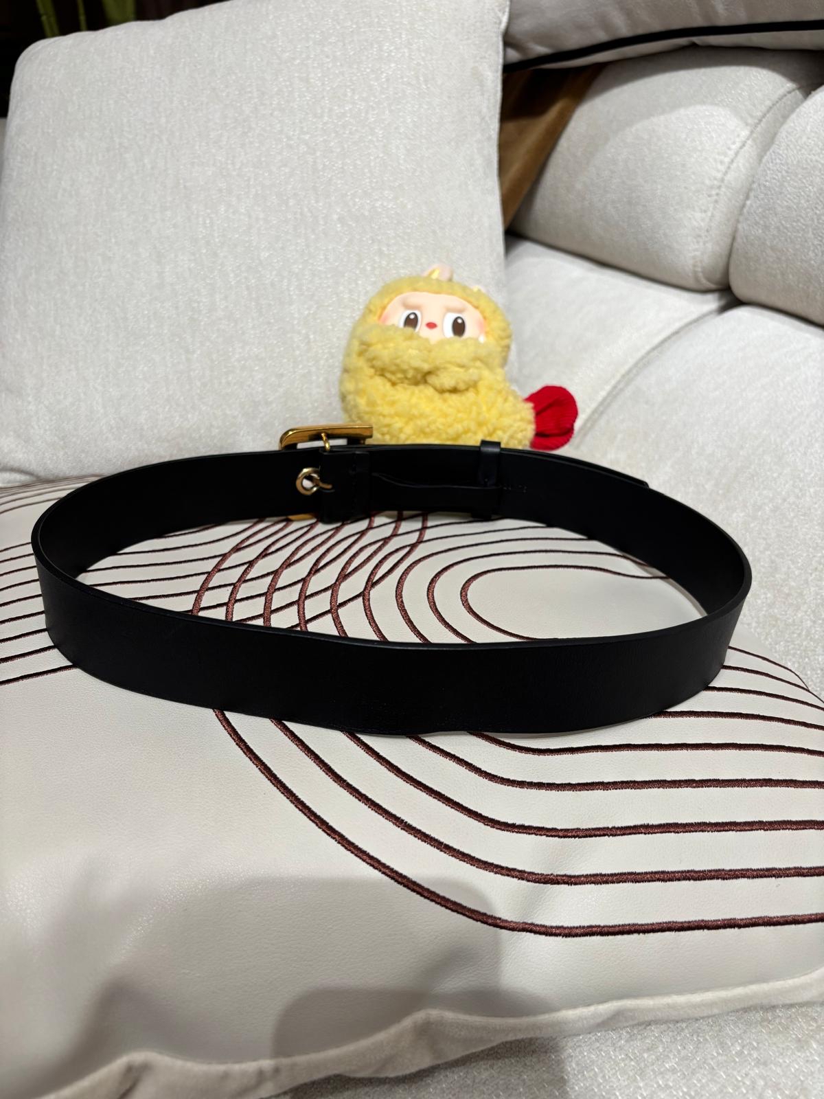 Dior Belt 黑色D扣 100%Authentic, 98%New 