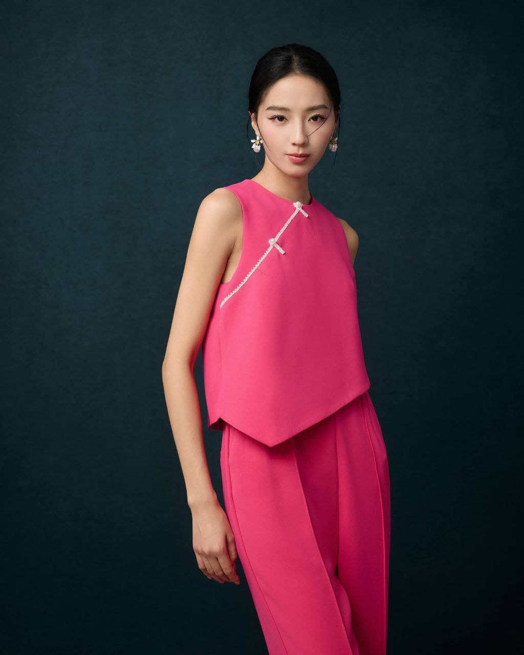 无袖不对称前摆连身裤 D0354