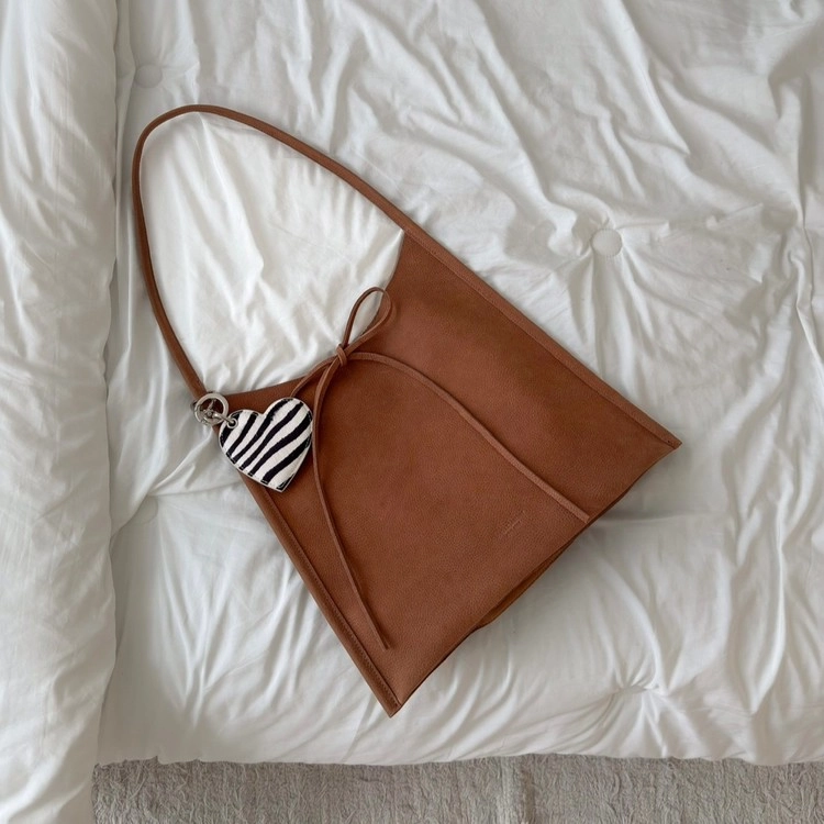 【26SS 】預訂_Flat Shoulder by Bucks & Leather
