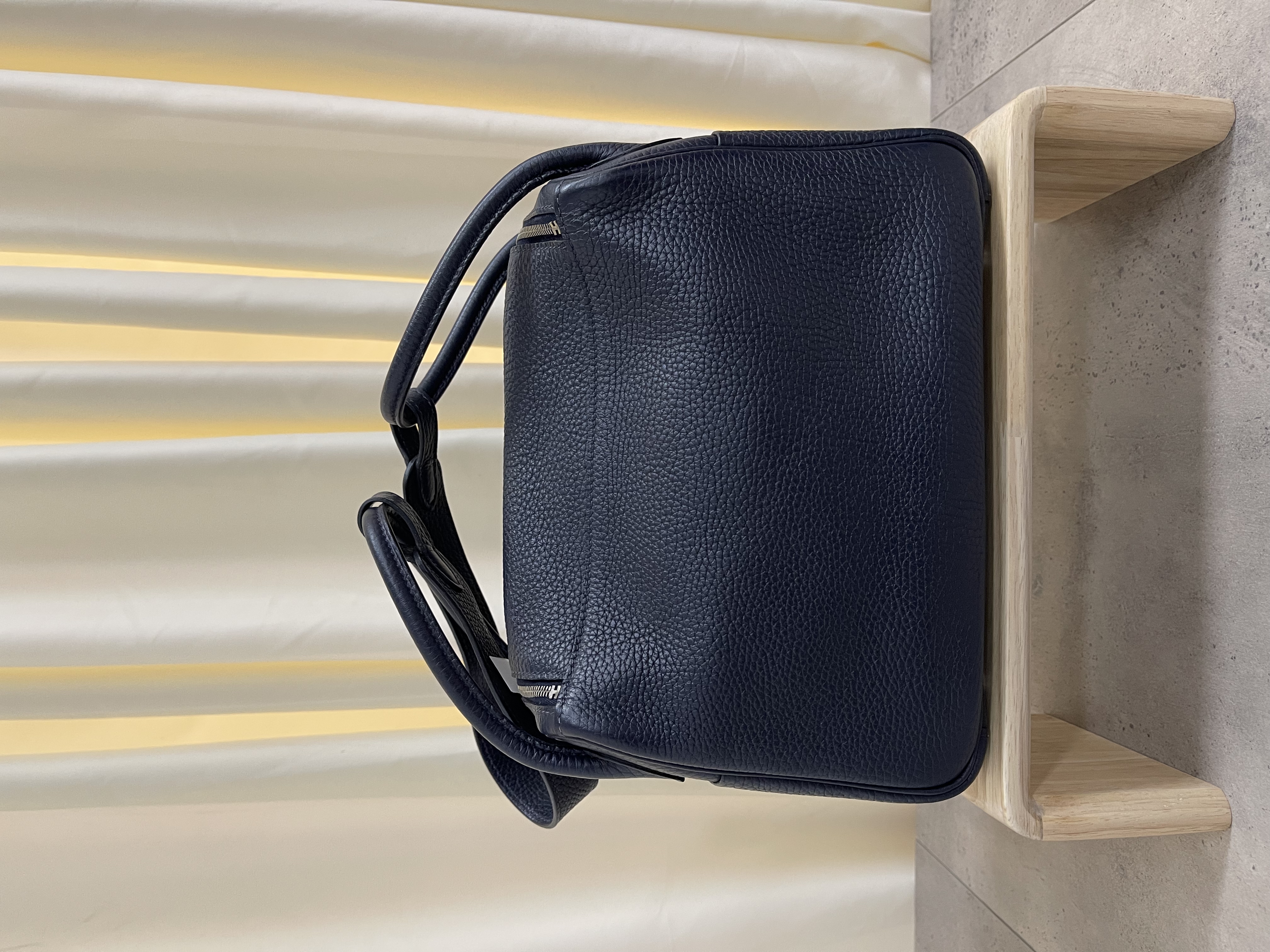 Pre-owned Hermes Lindy 26/ Stamp X/ Product Code: 26012411