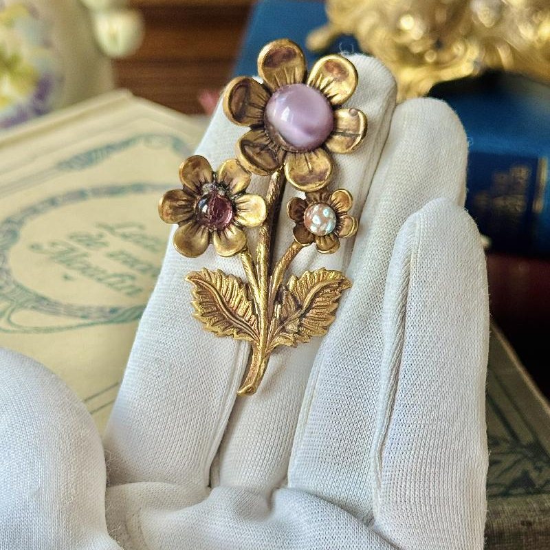 Vintage Czechoslovakian Brass Tone Glass Cabochon Flower Brooch(NZ066)