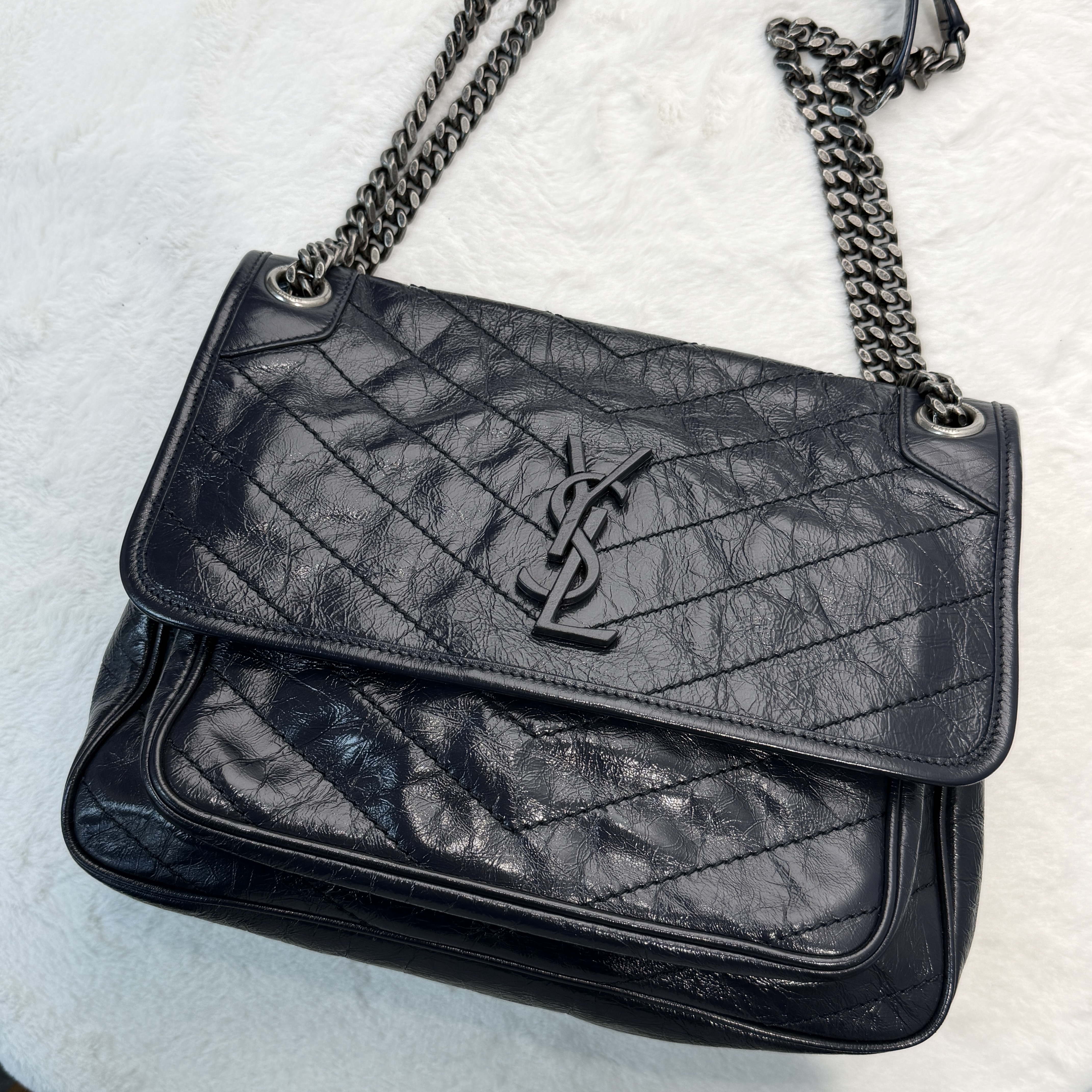 YSL Niki 牛皮D扣 中性風容易襯衫百搭款🫢📣