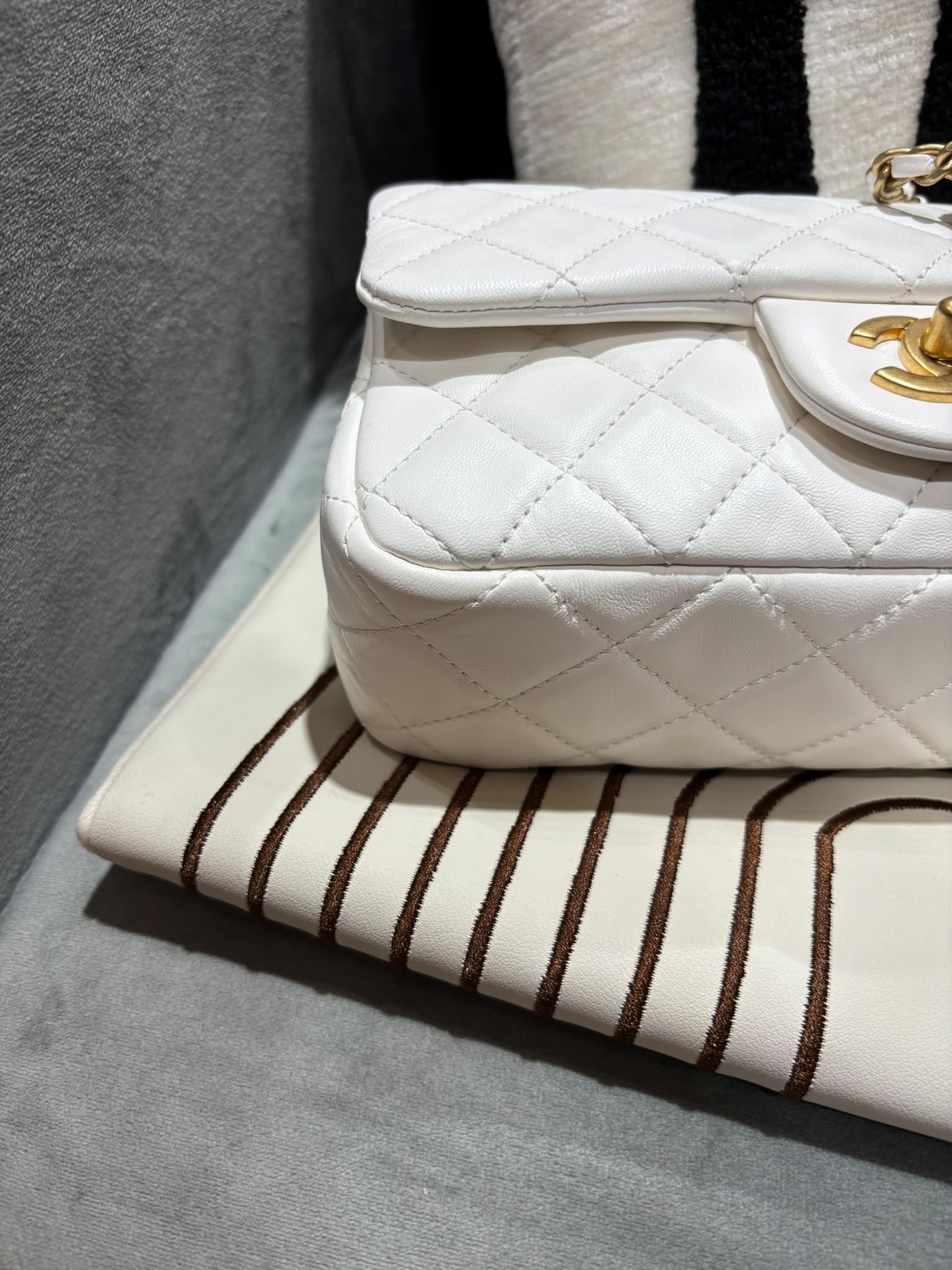 Chanel CF20 Mini Classic Flap Chain Shoulder Bag 調節金球 AS1787 100%Authentic, 98%New ✅晶片✅Dust bag✅Box
