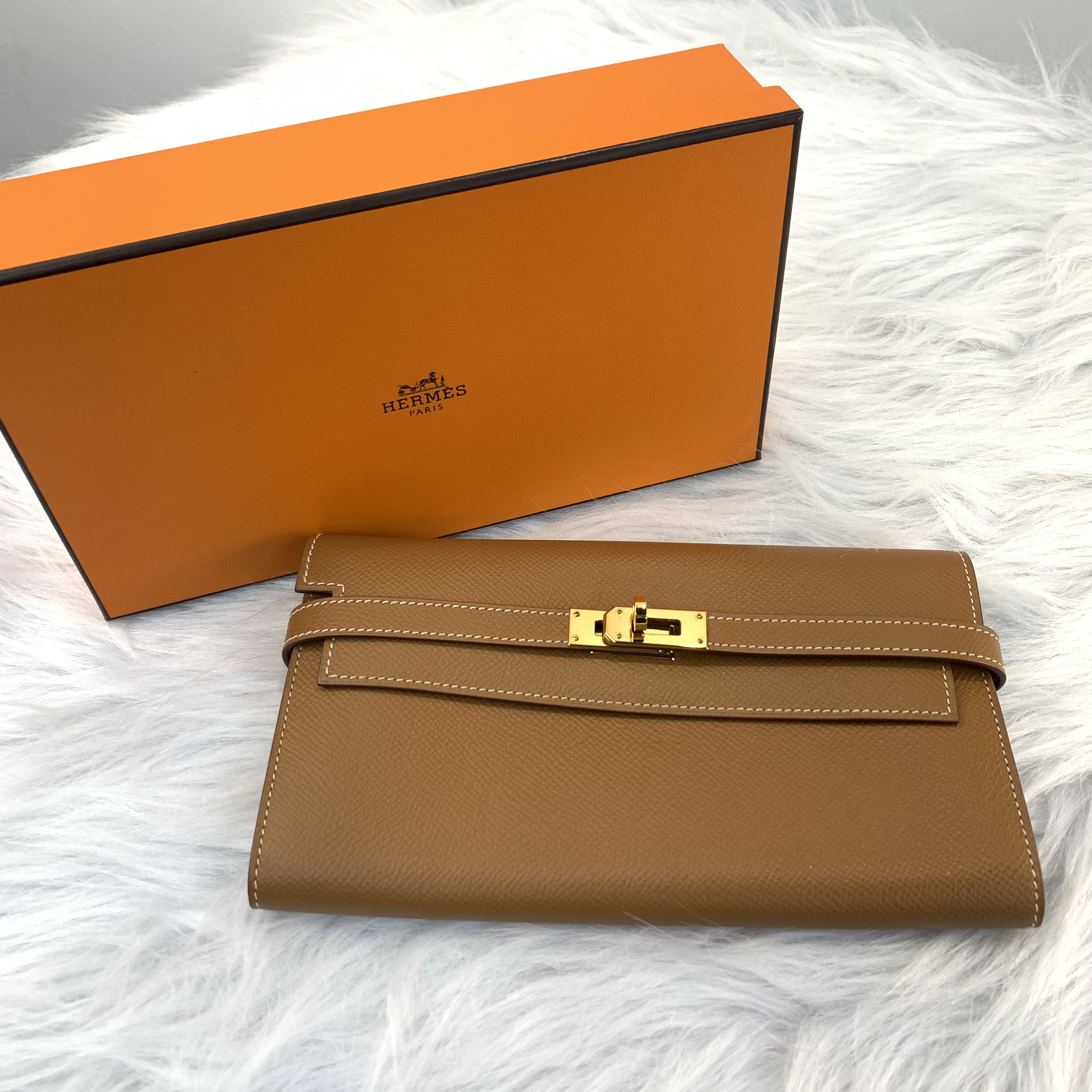 Kelly Wallet 金扣款 大氣新年必備🌟