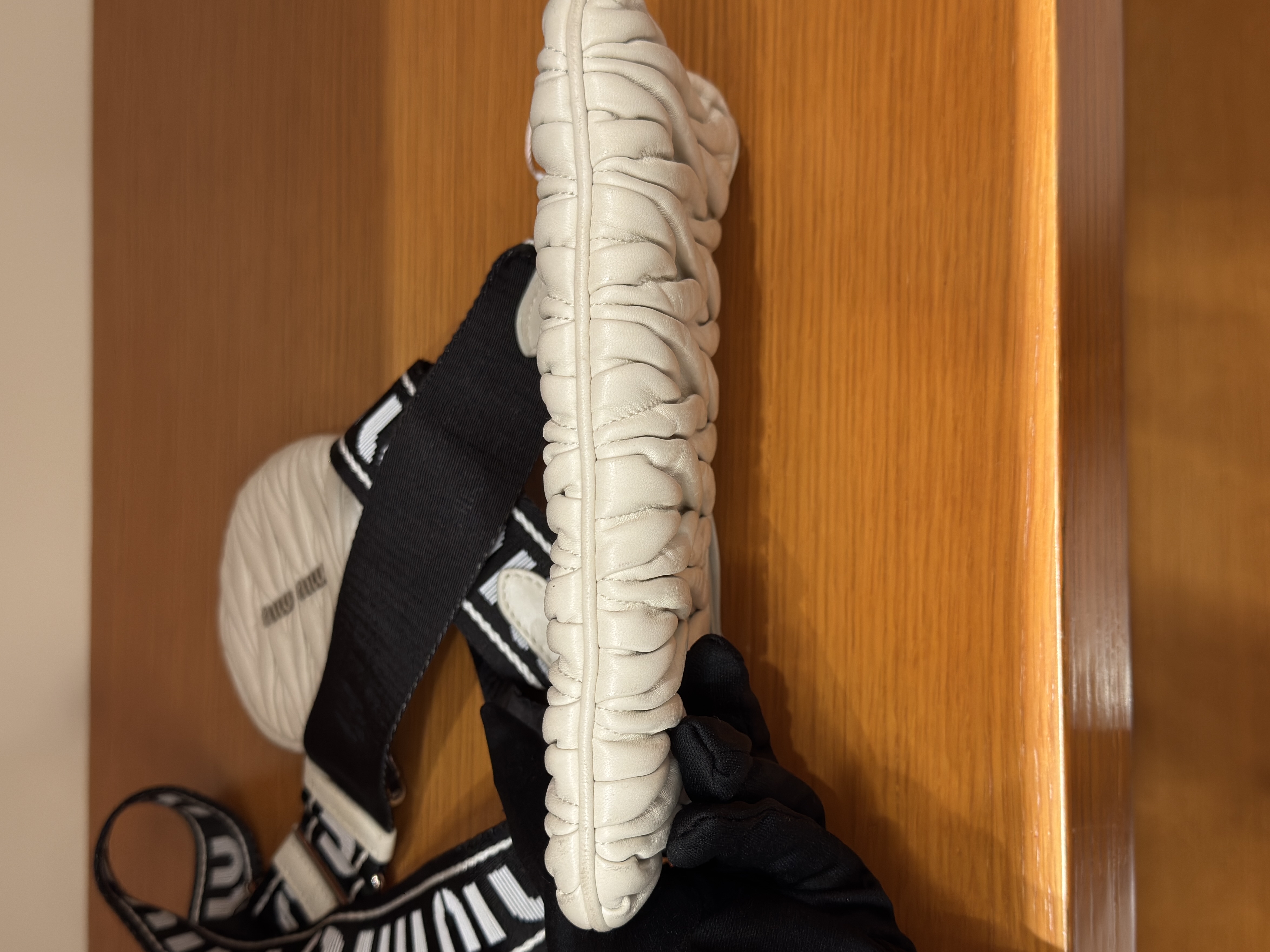 直播貨品 |  [1個-$100 2個-$300］HH15